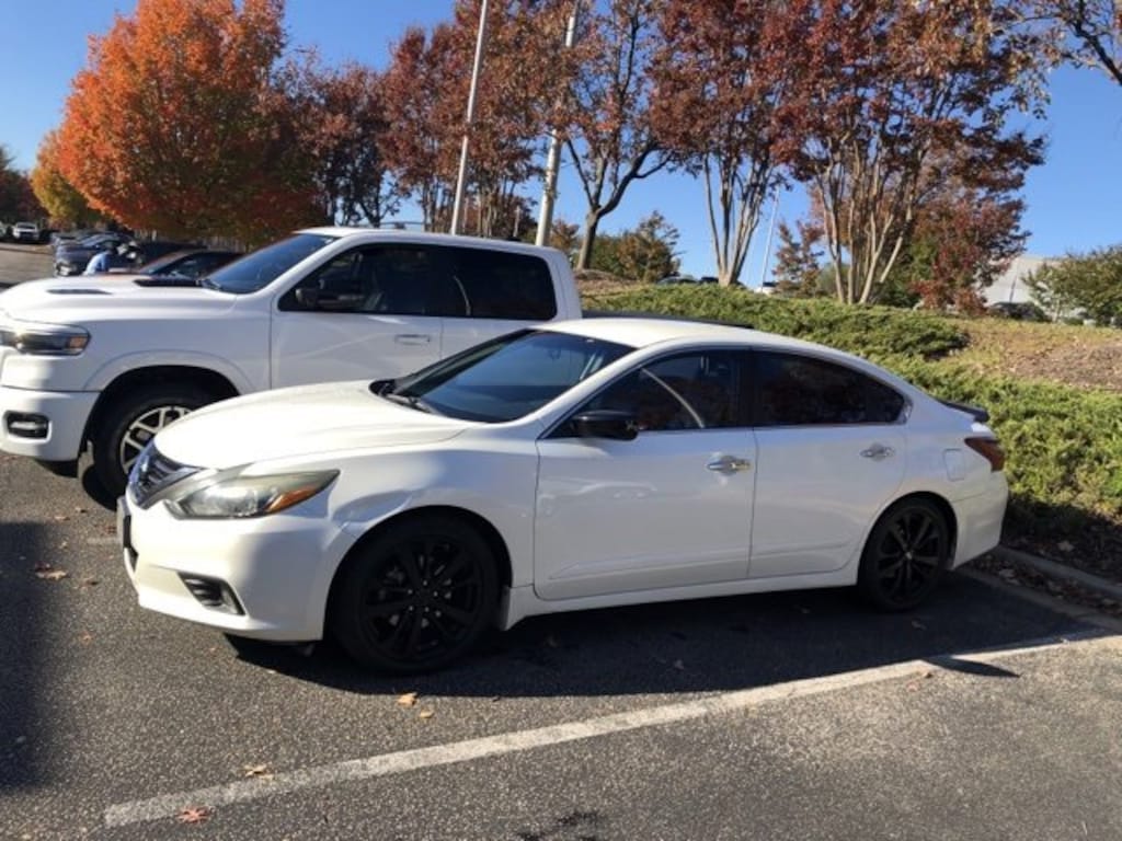 Used 2017 Nissan Altima 2.5 SR Sedan
