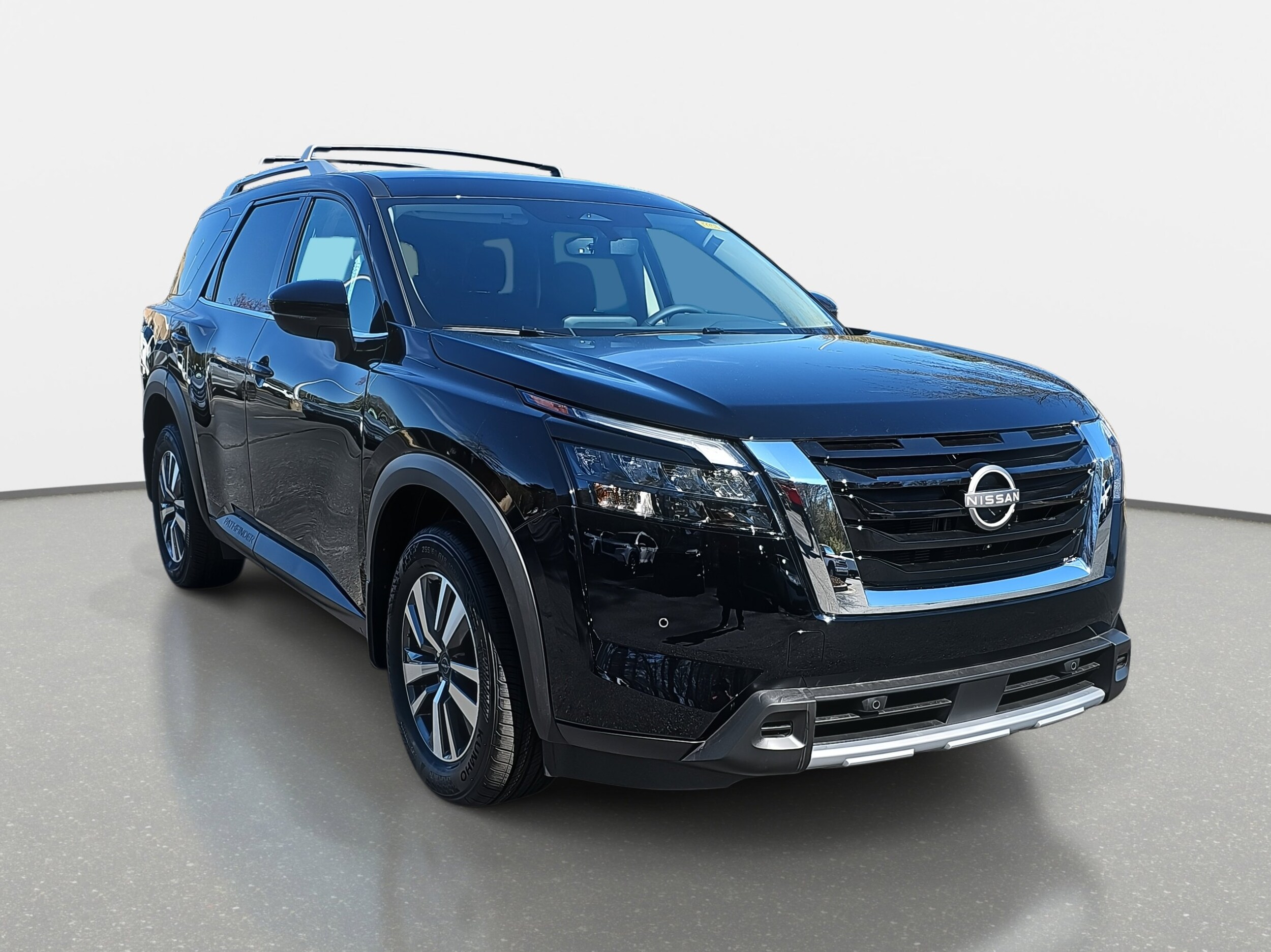2025 Nissan Pathfinder SL photo 3