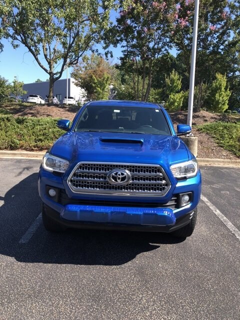 2016 Toyota Tacoma TRD Sport V6 photo 2