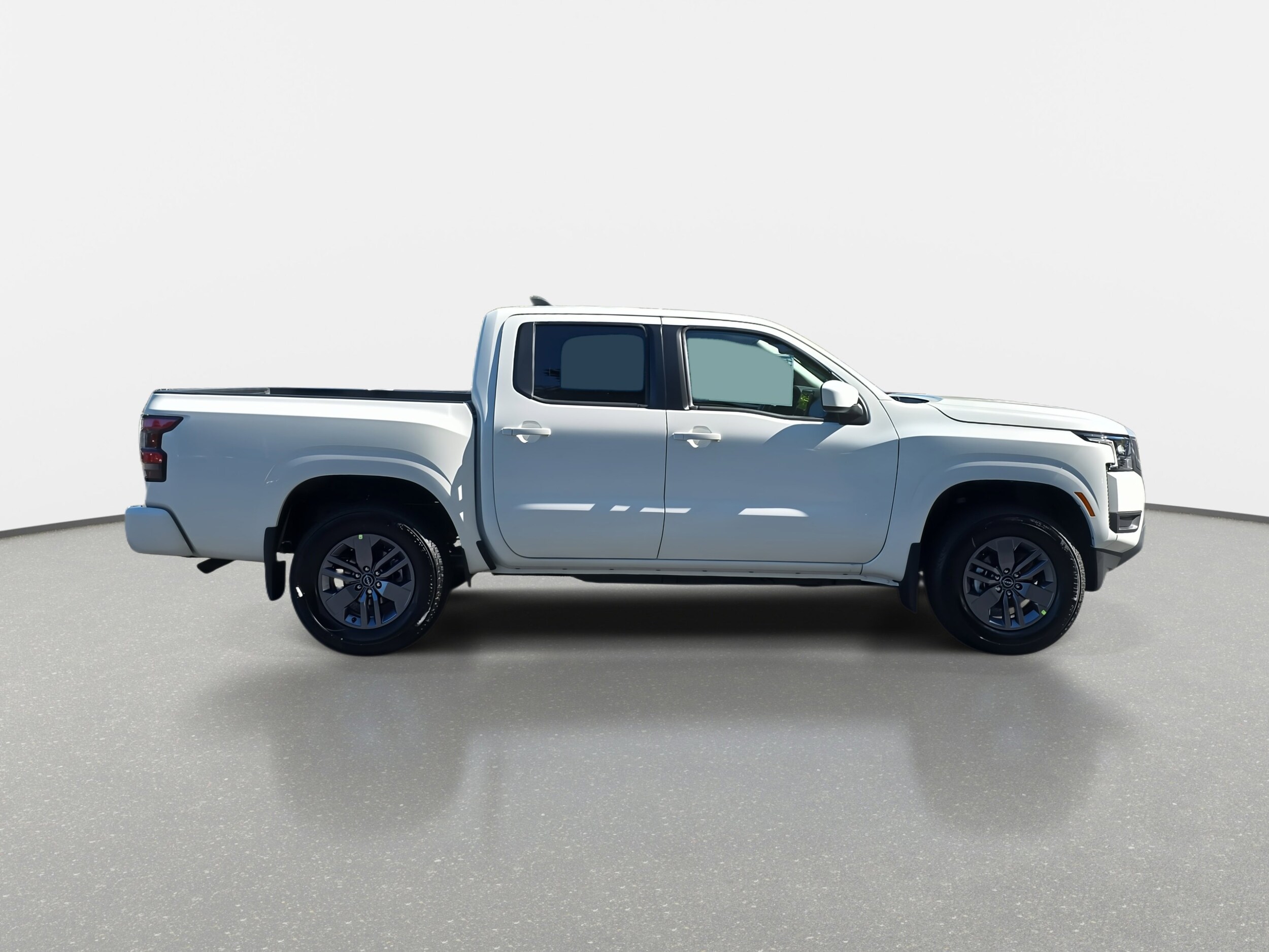 2026 Nissan Frontier SV photo 4