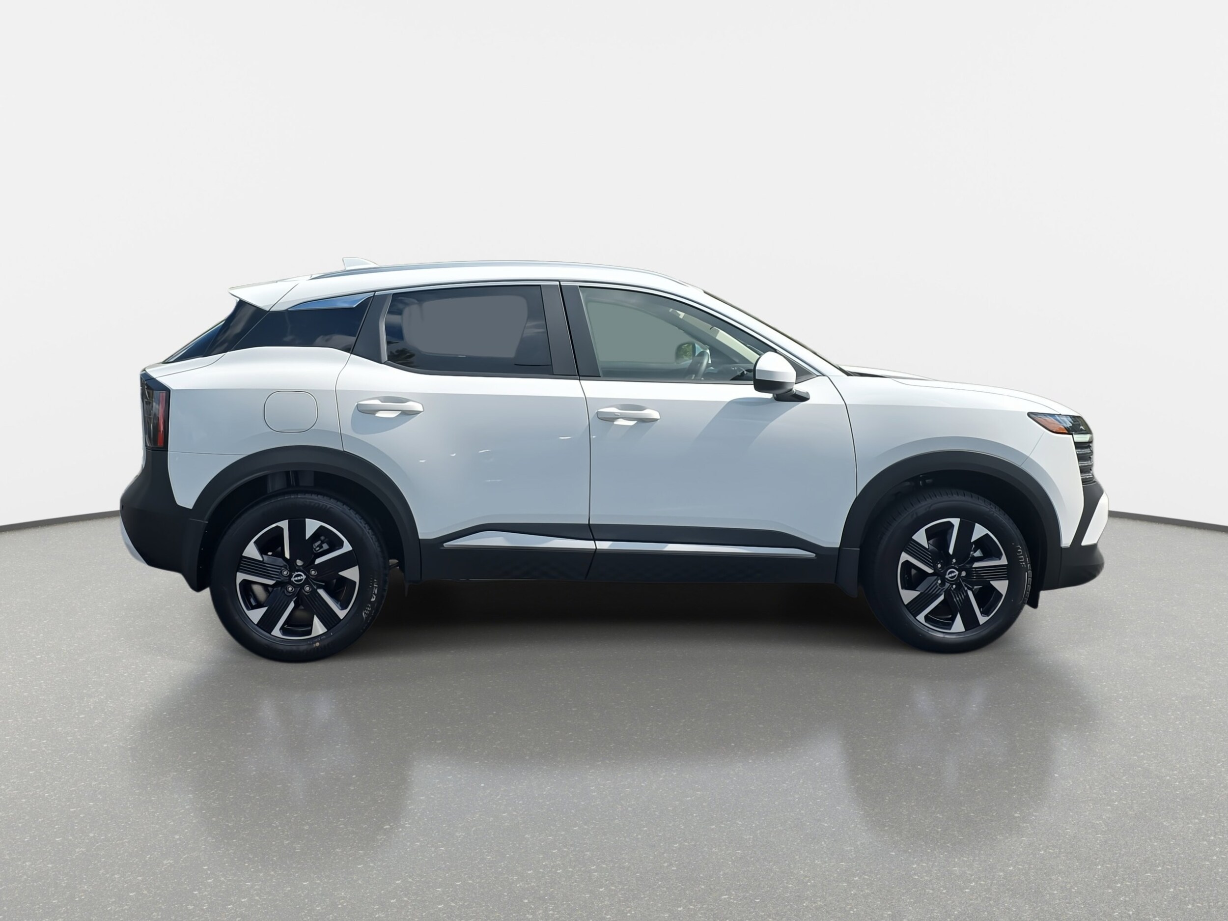 2025 Nissan Kicks SV photo 2