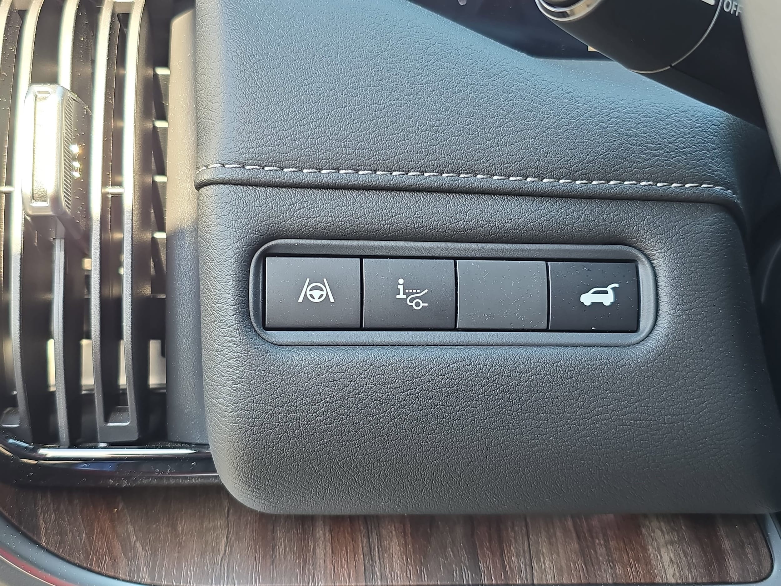 2025 Nissan Armada SL - Photo 27
