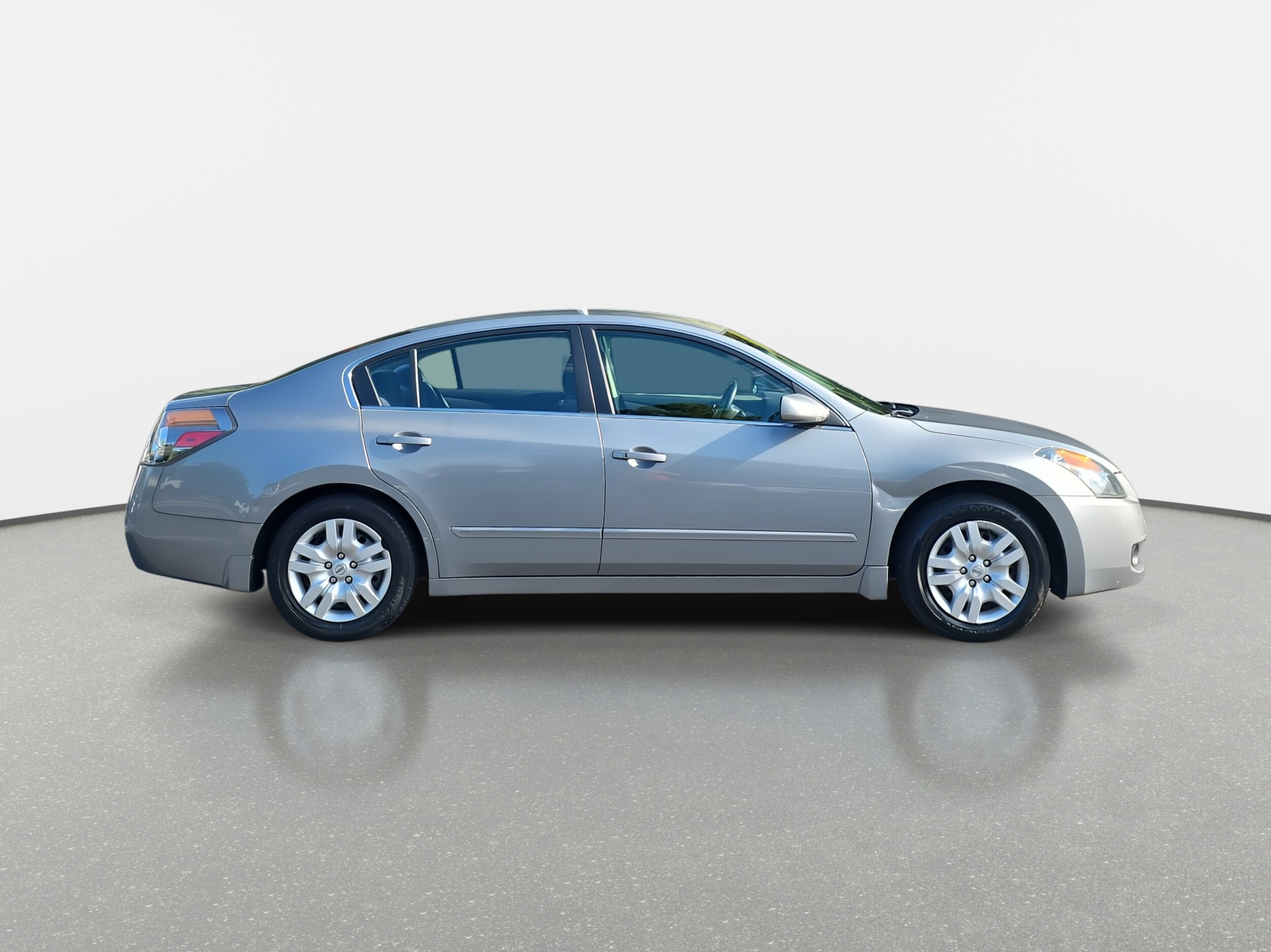 2009 Nissan Altima 2.5 S photo 2