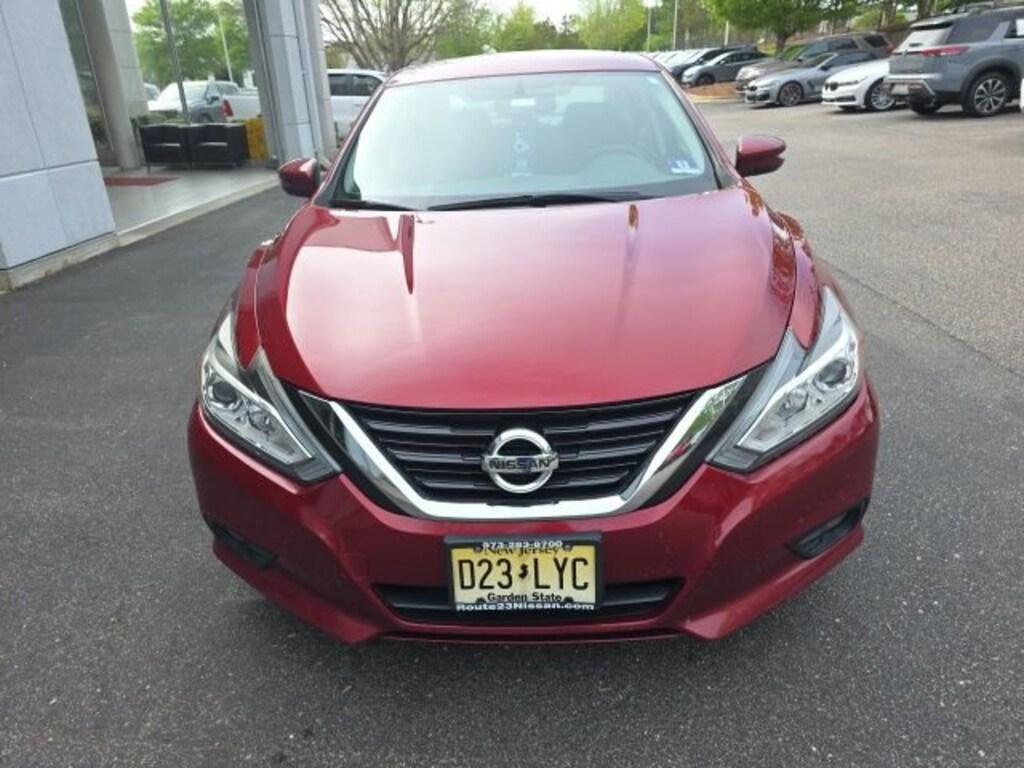 Used 2017 Nissan Altima 2.5 SV Sedan
