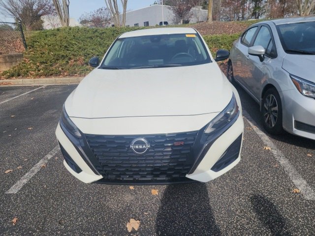 2023 Nissan Altima 2.5 SR photo 2