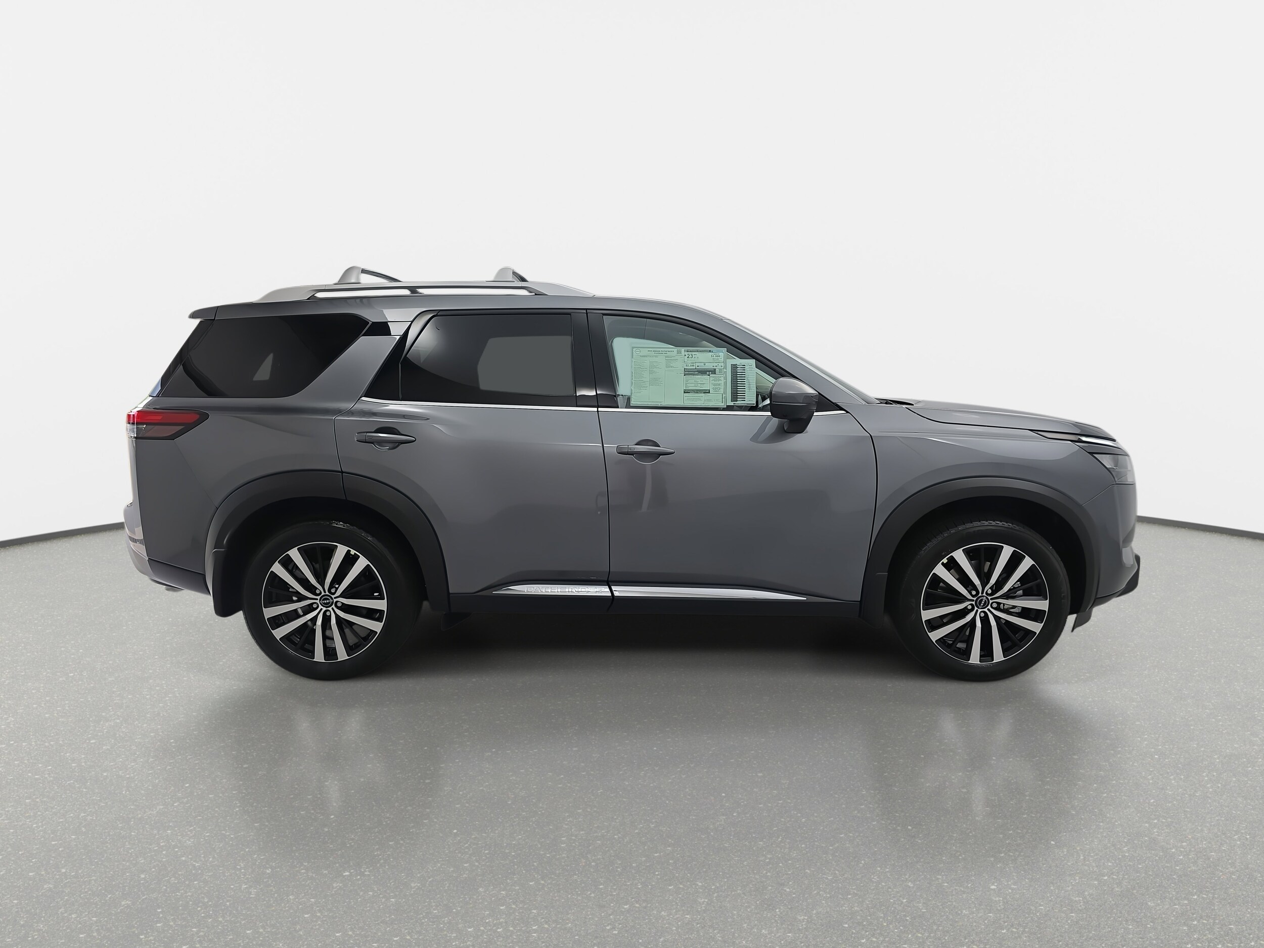 2025 Nissan Pathfinder Platinum photo 4
