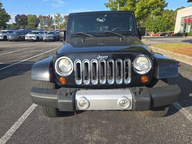 2013 Jeep Wrangler Unlimited Sahara photo 2