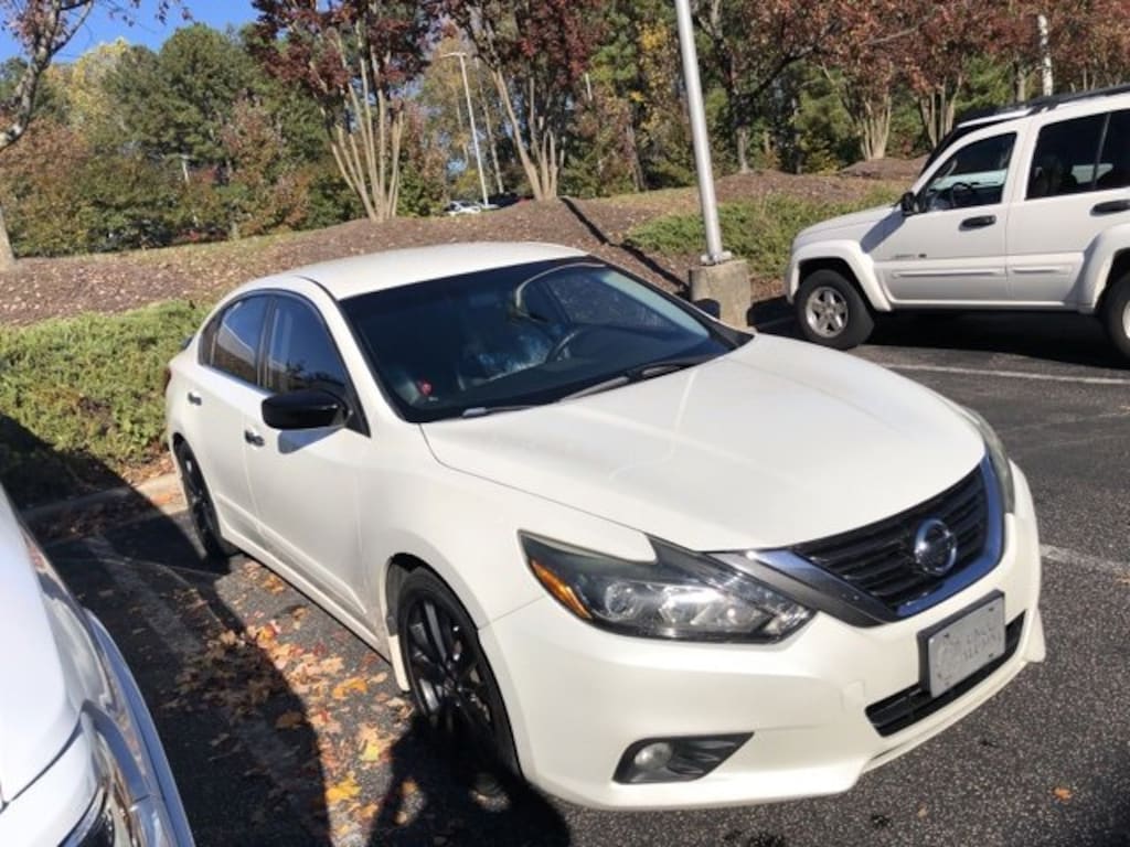 Used 2017 Nissan Altima 2.5 SR Sedan