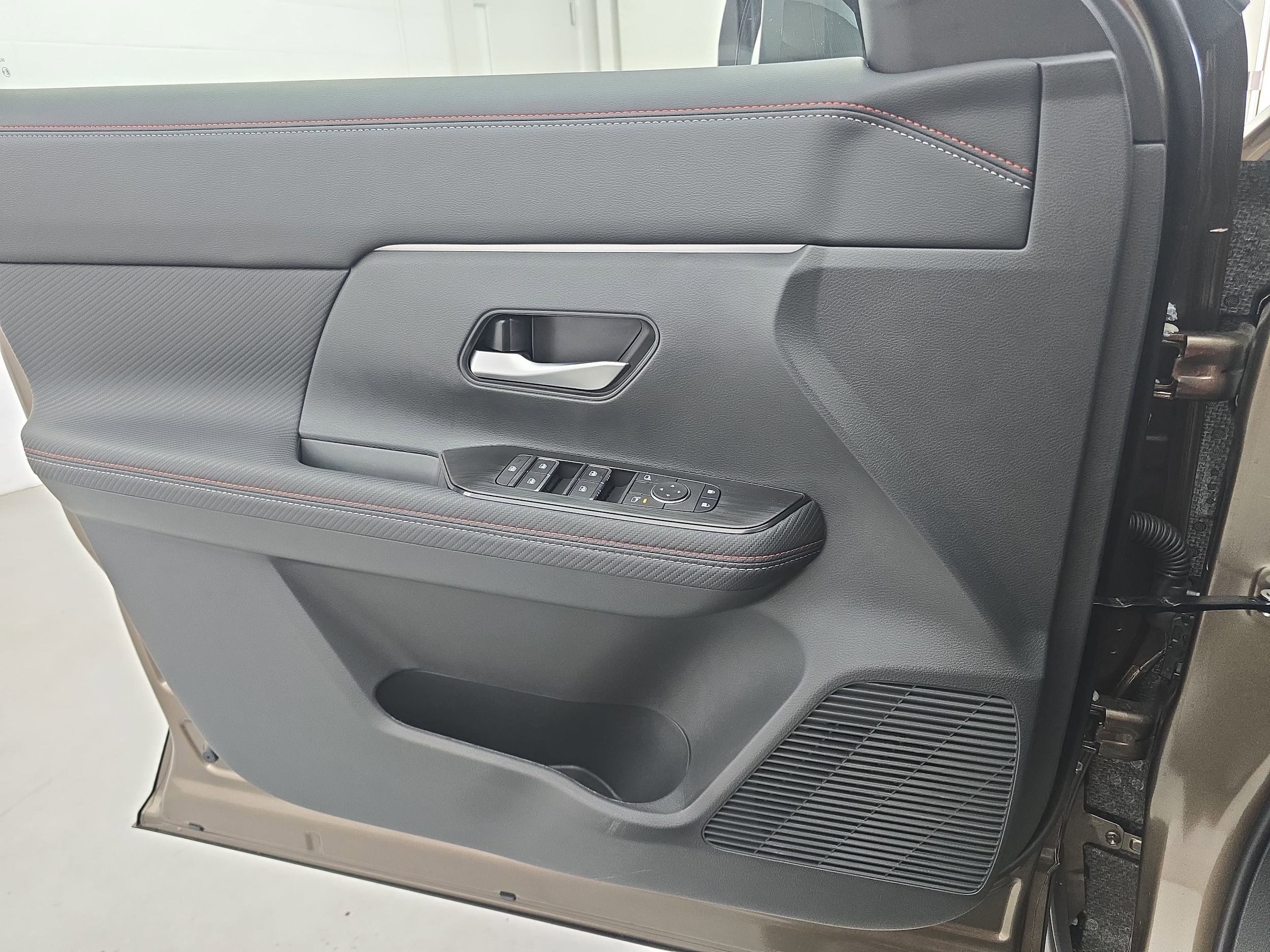 2026 Nissan KICKS SR - Photo 25