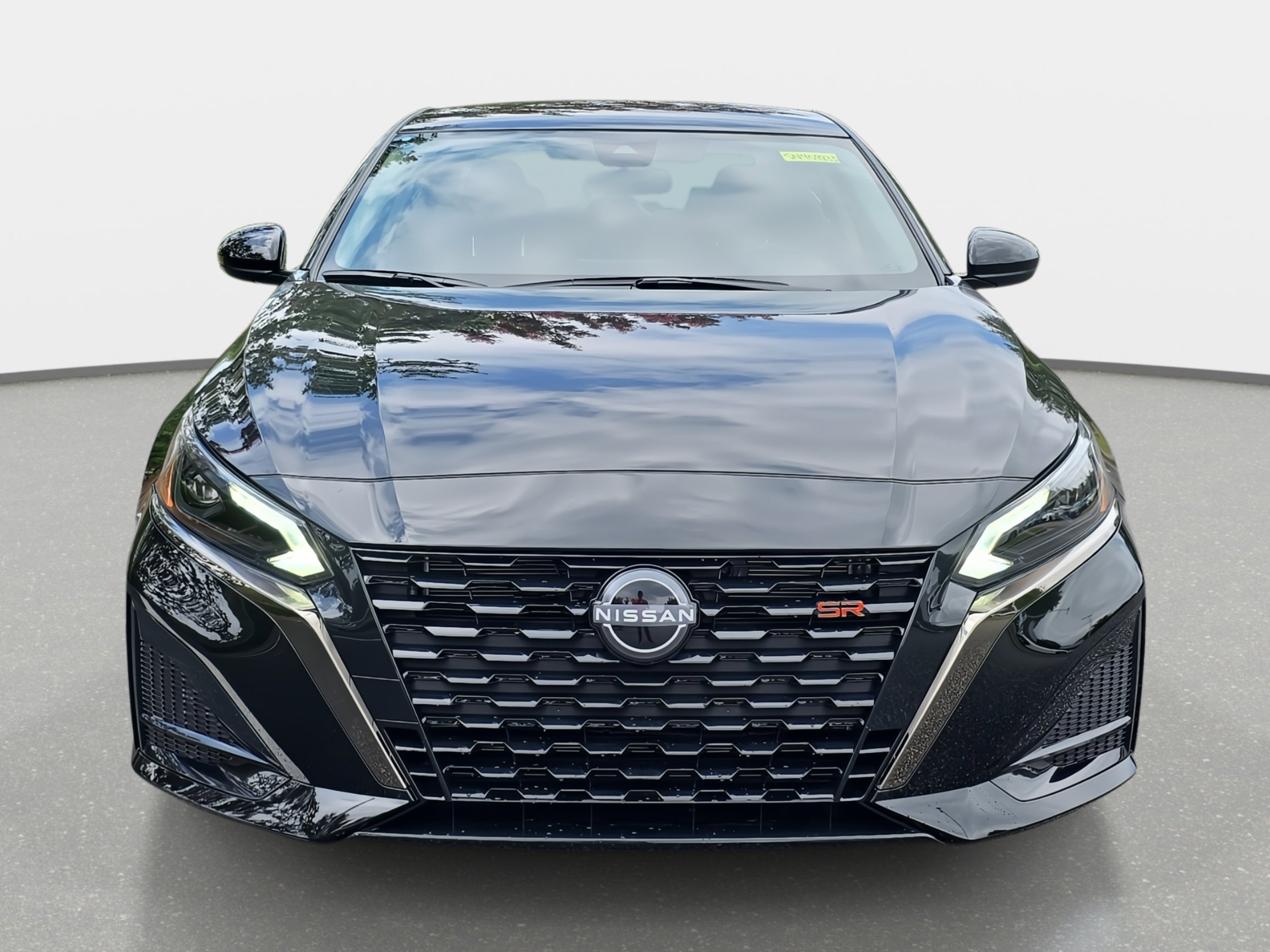 2025 Nissan Altima SR photo 2