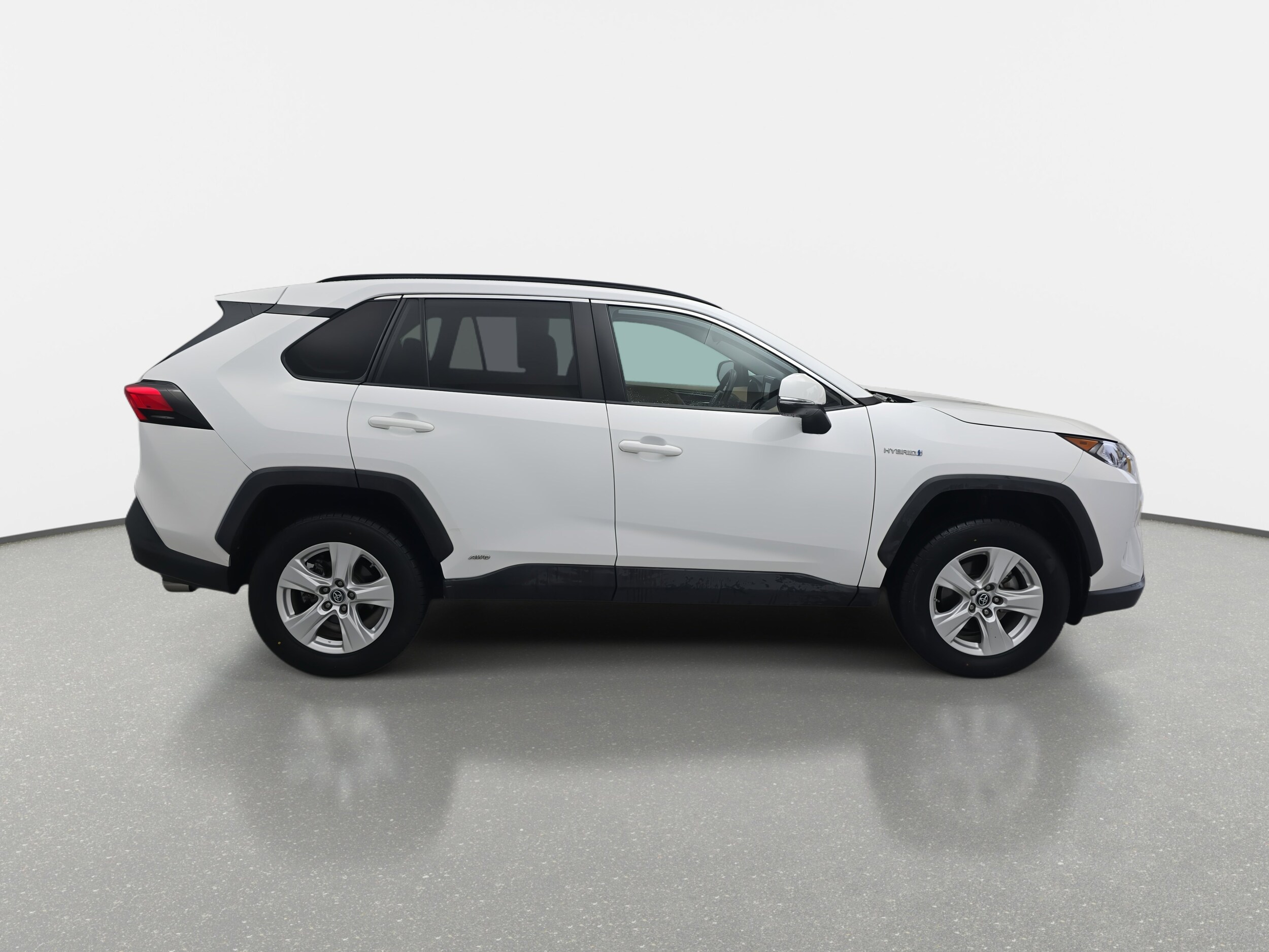 2019 Toyota RAV4 Hybrid XLE photo 2