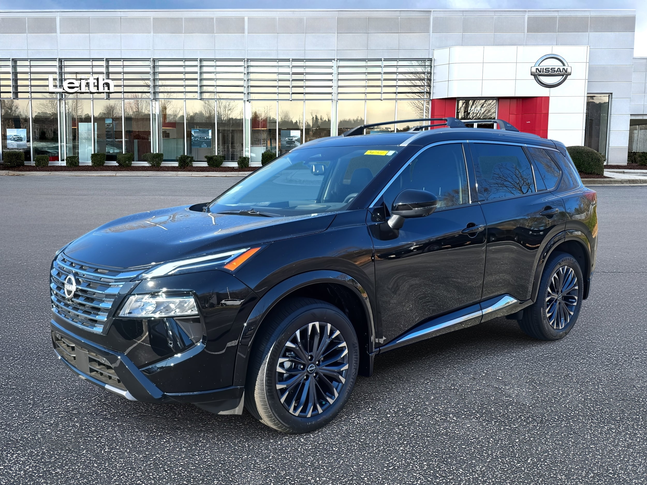 2026 Nissan Rogue Platinum's photo