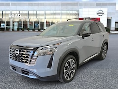 2026 Nissan Pathfinder Platinum SUV