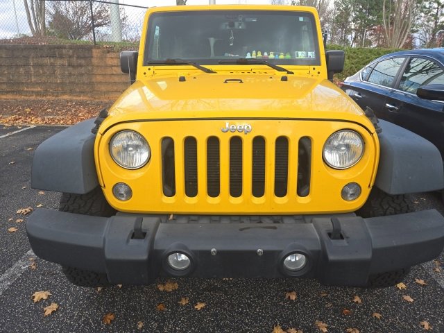 2015 Jeep Wrangler Unlimited Rubicon photo 2