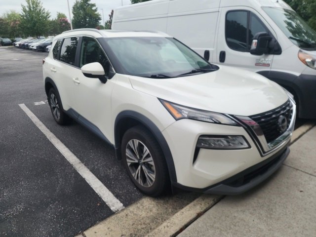 2022 Nissan Rogue SV photo 2