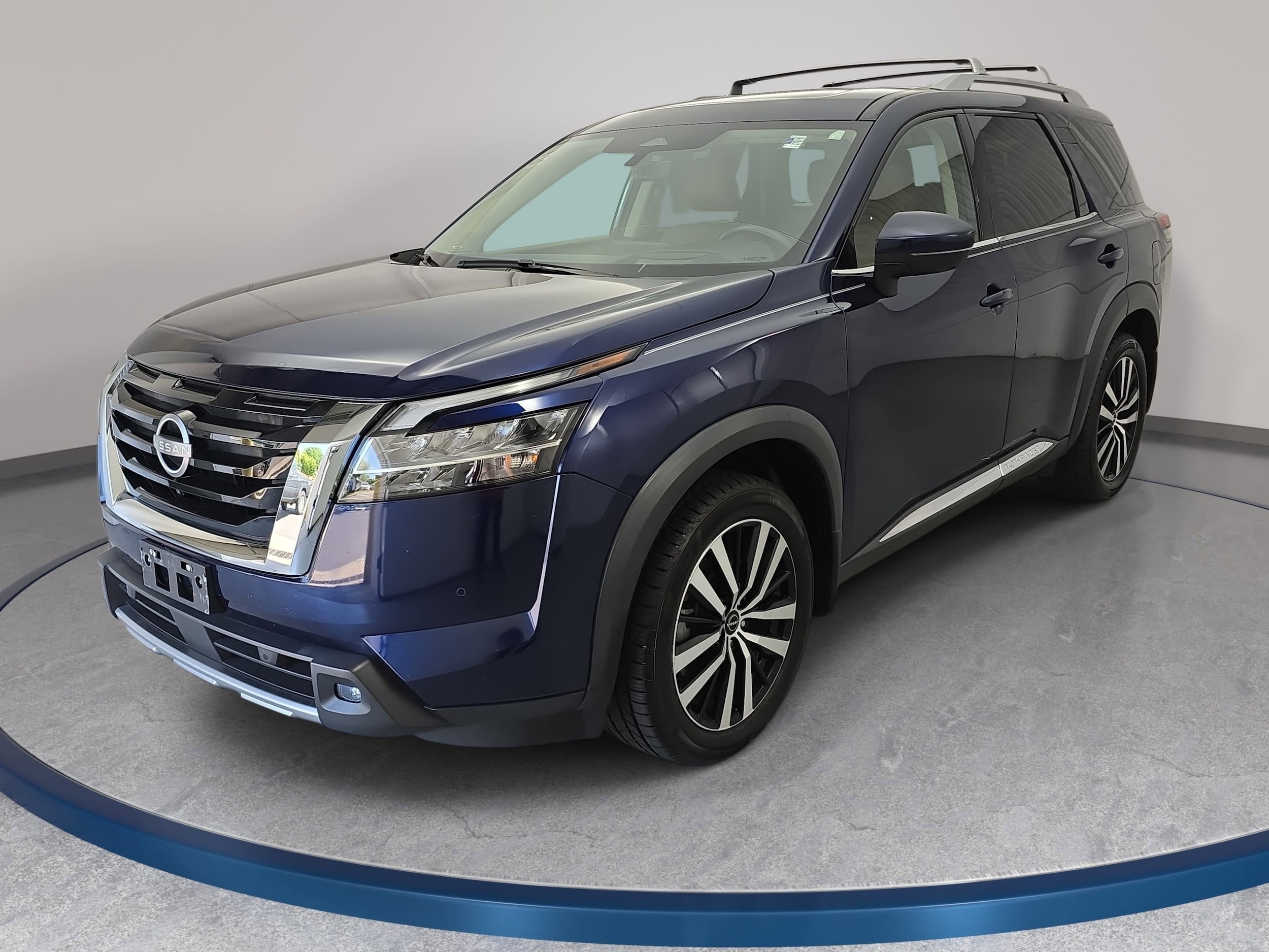 2023 Nissan Pathfinder Platinum 4WD's photo