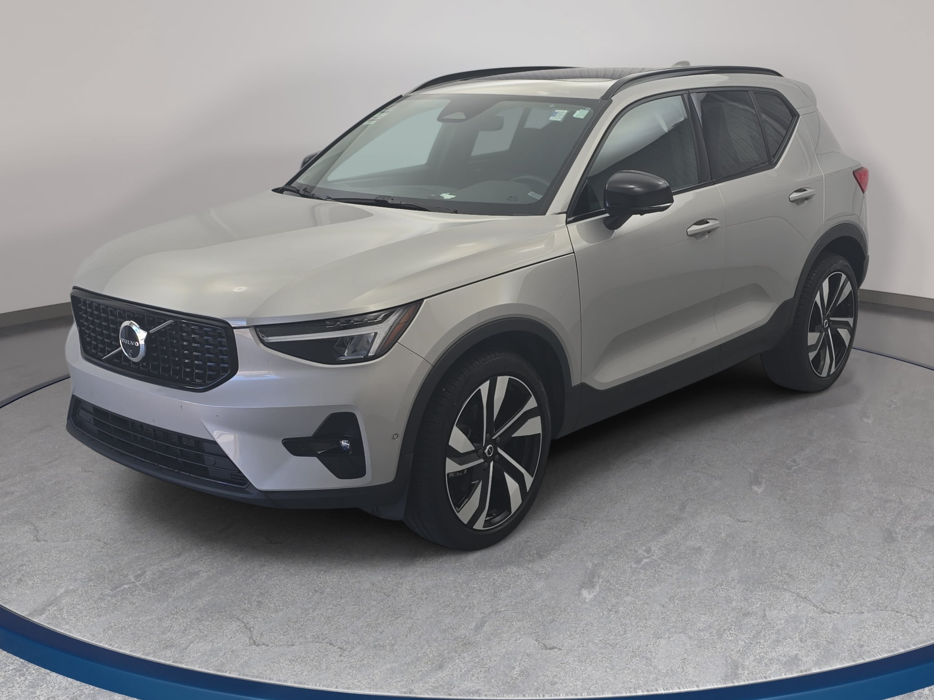 2025 Volvo XC40 Plus
