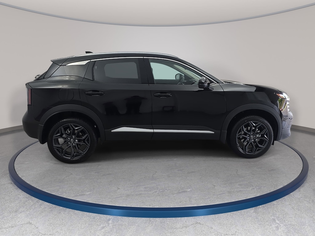 New 2026 Nissan Kicks SR SUV