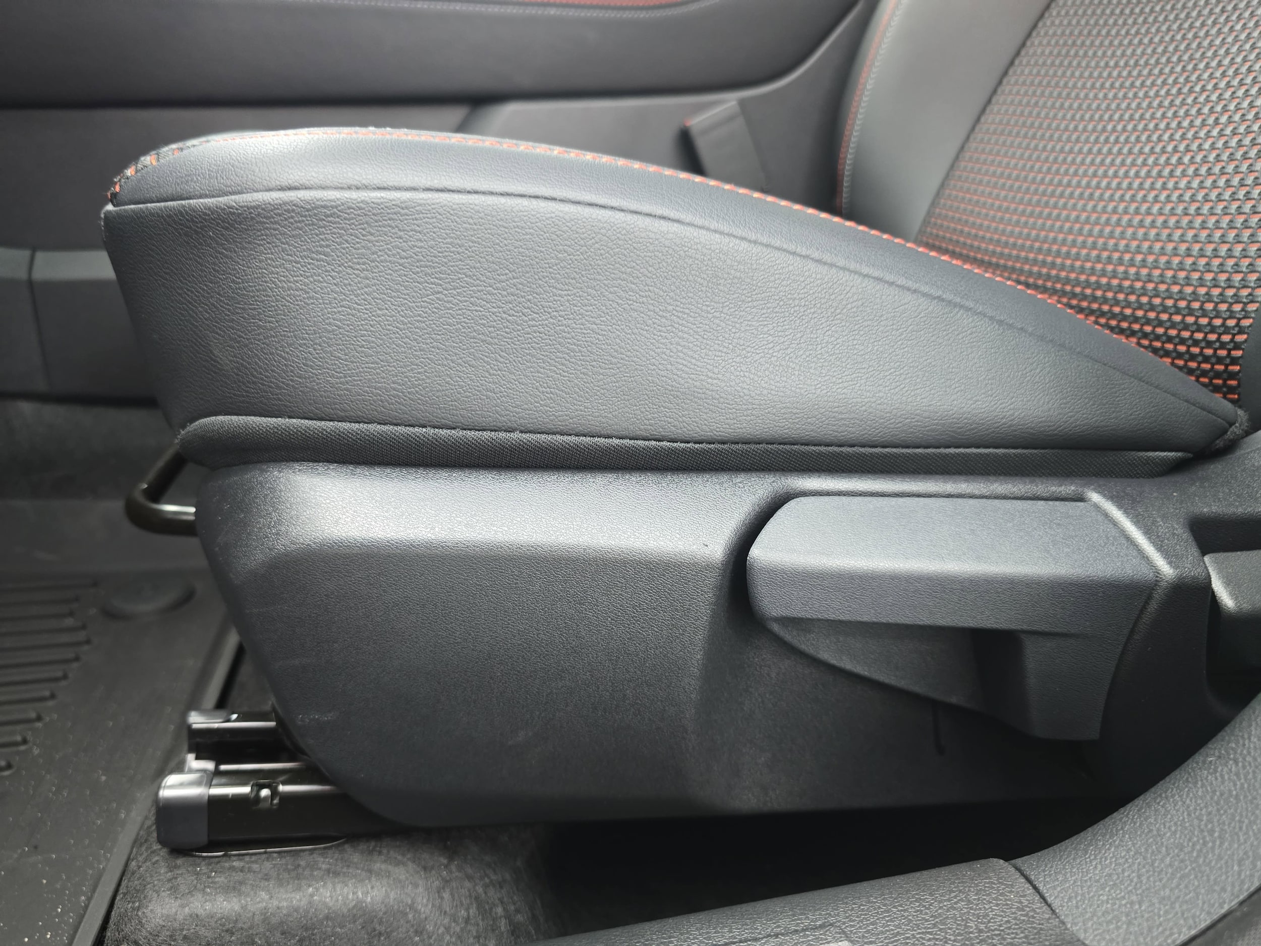 2026 Nissan KICKS SR - Photo 27