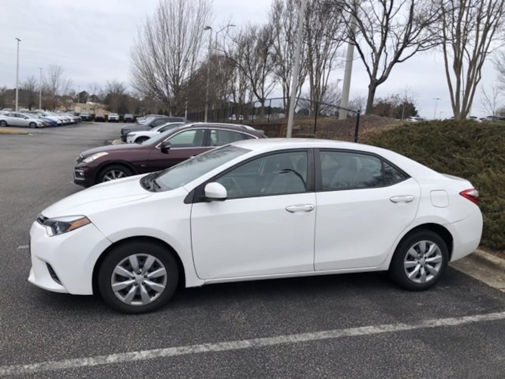 Used 2016 Toyota Corolla LE Sedan