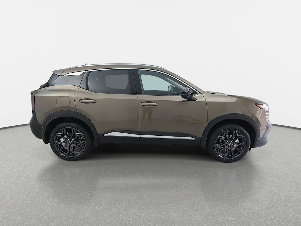 New 2026 Nissan Kicks SR SUV