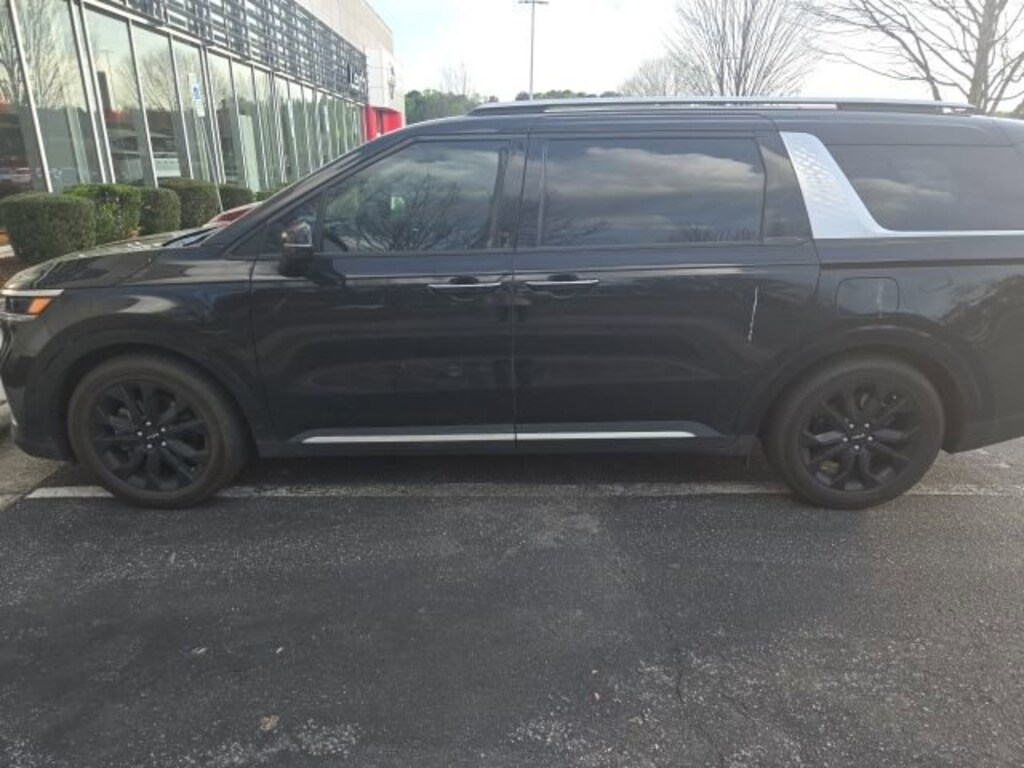 Used 2024 Kia Carnival SX MPV