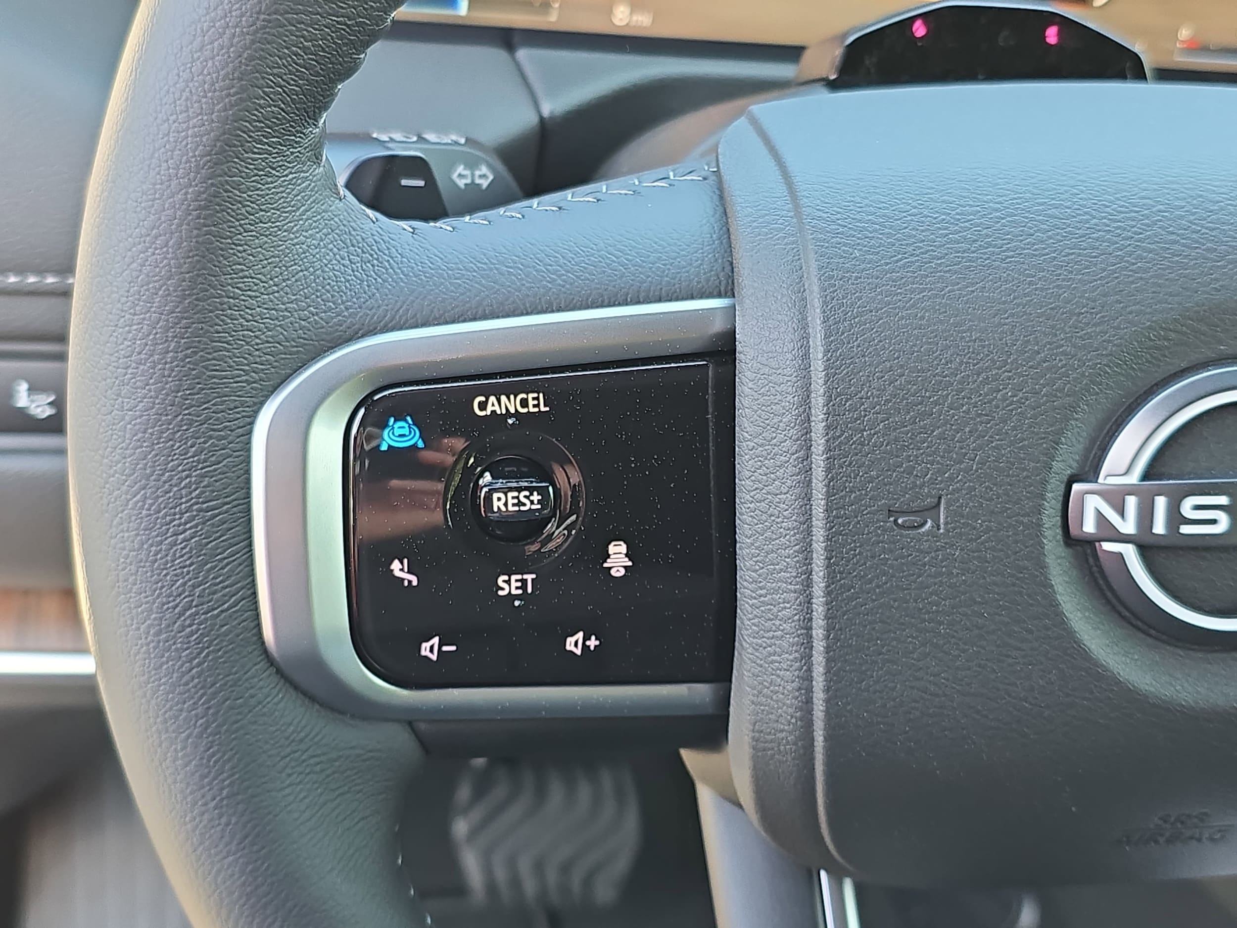 2025 Nissan Armada SL - Photo 18