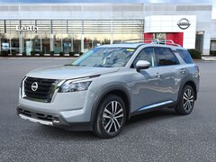 2025 Nissan Pathfinder Platinum SUV