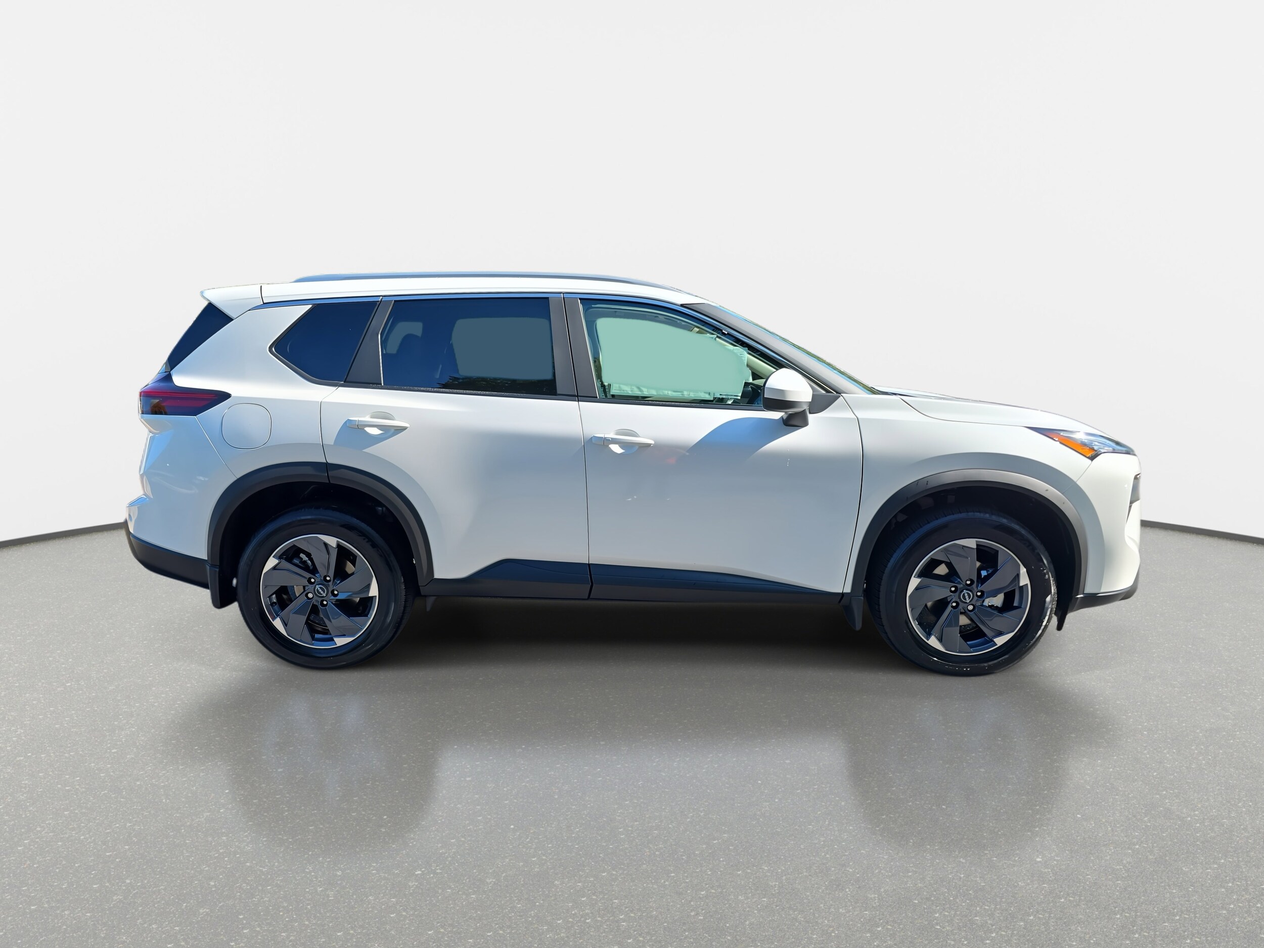 2026 Nissan Rogue SV photo 4