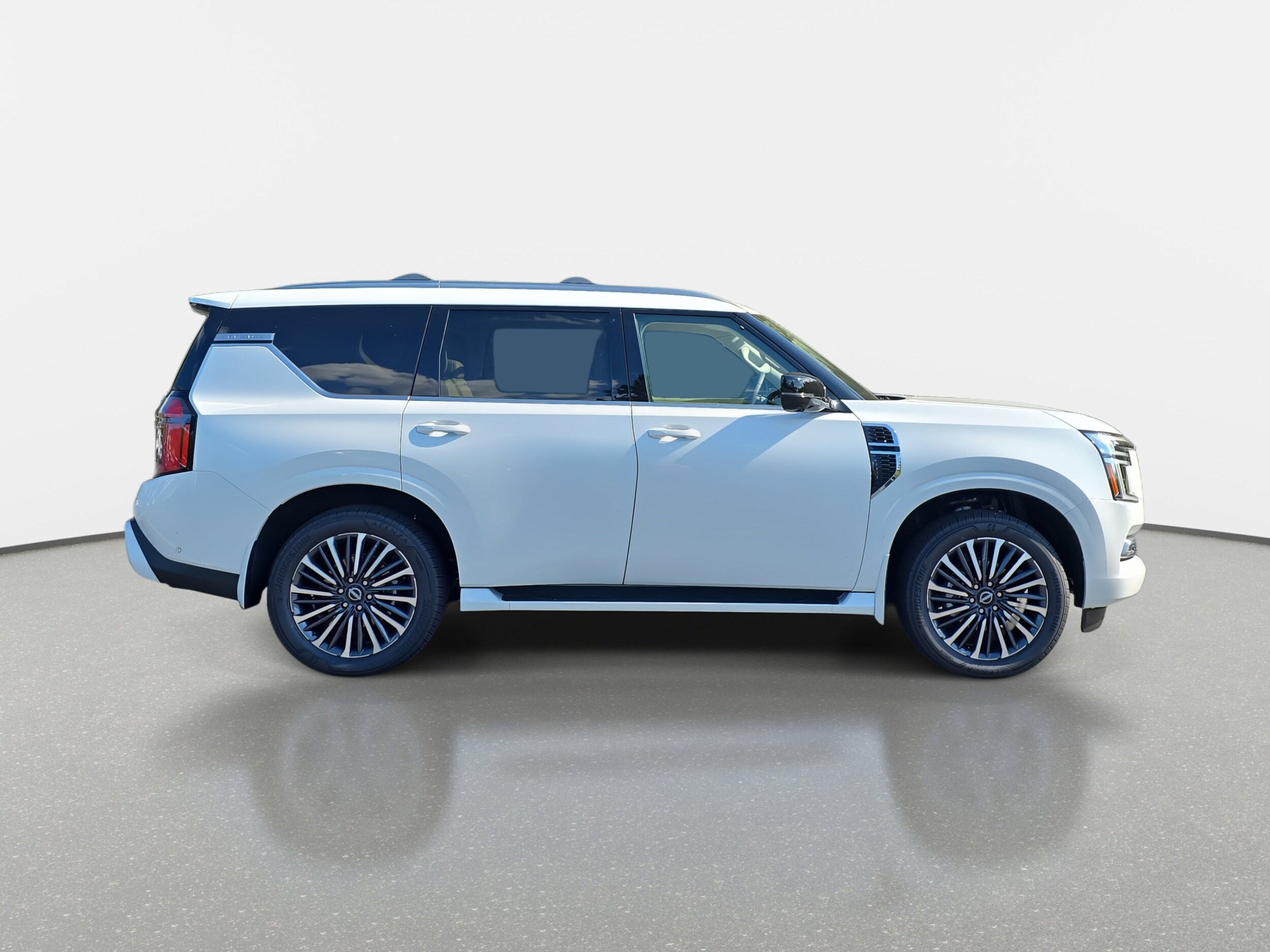 2025 Nissan Armada Platinum Reserve photo 4