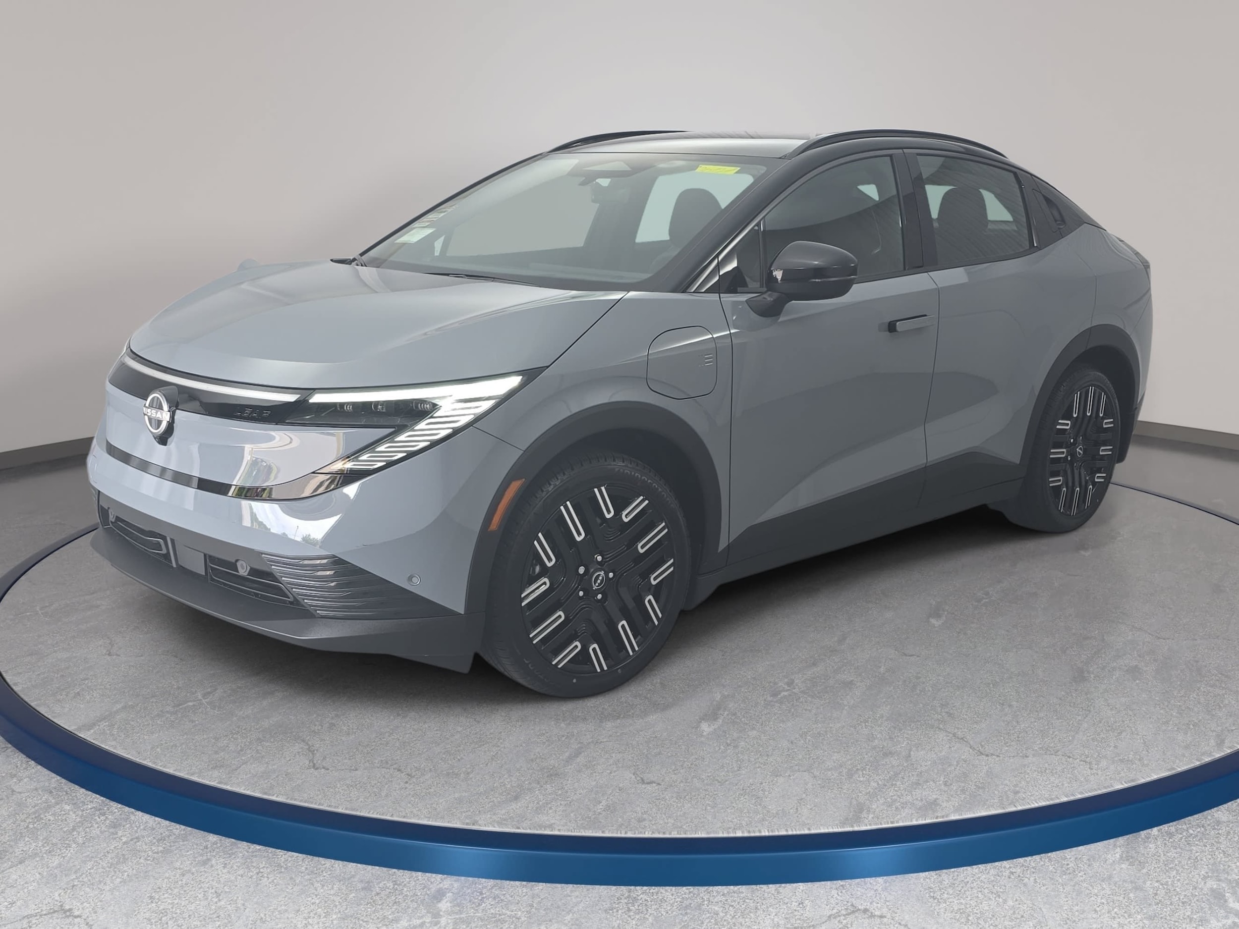 2026 Nissan Leaf Platinum+'s photo