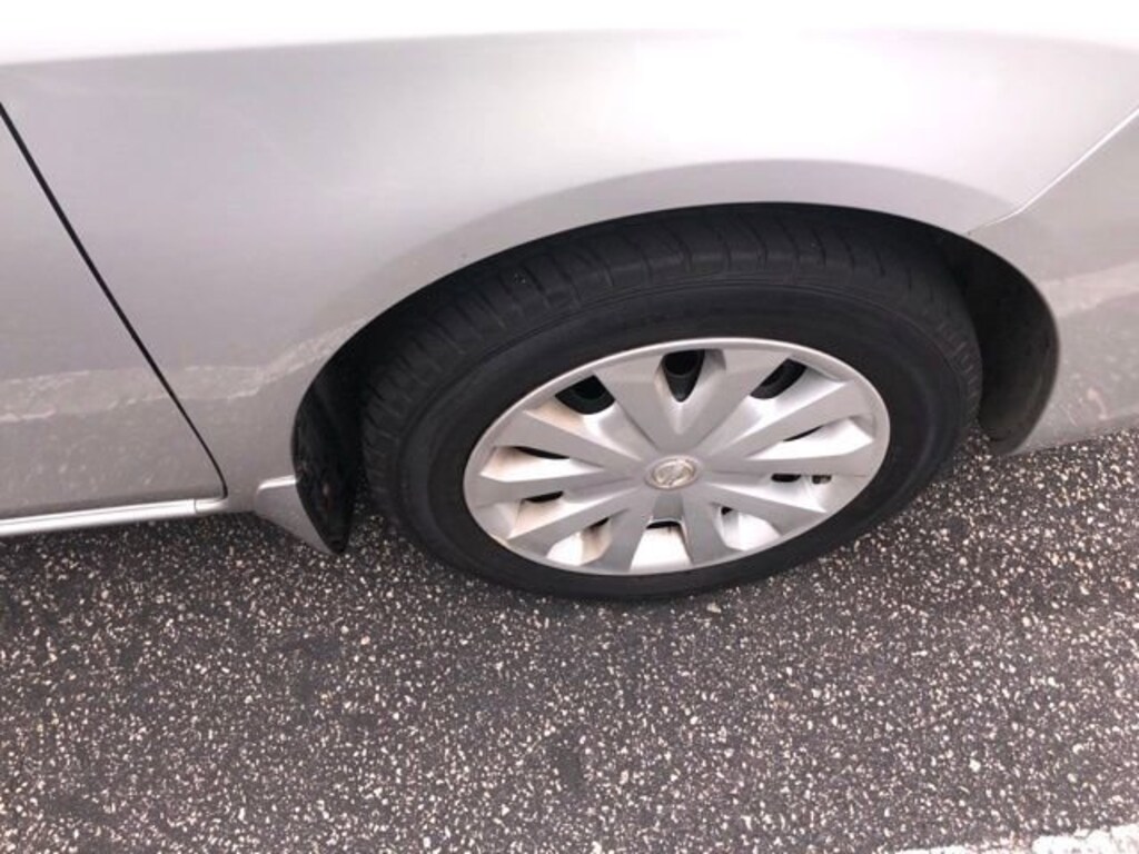Used 2016 Nissan Versa 1.6 SV Sedan
