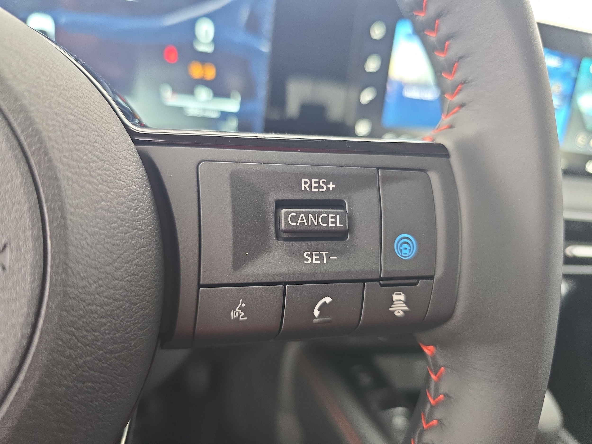 2026 Nissan KICKS SR - Photo 17