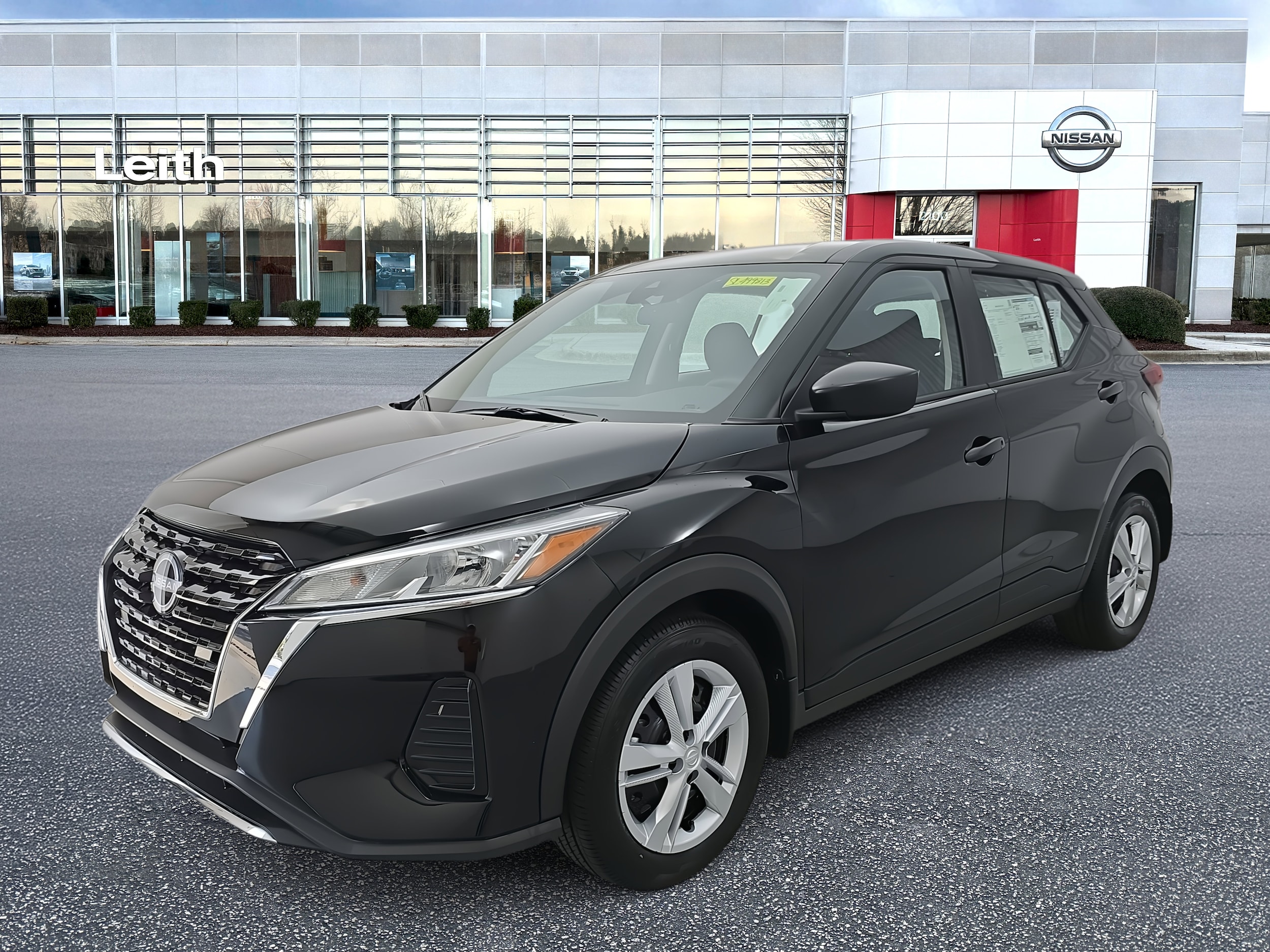 2025 Nissan KICKS PLAY Base's photo