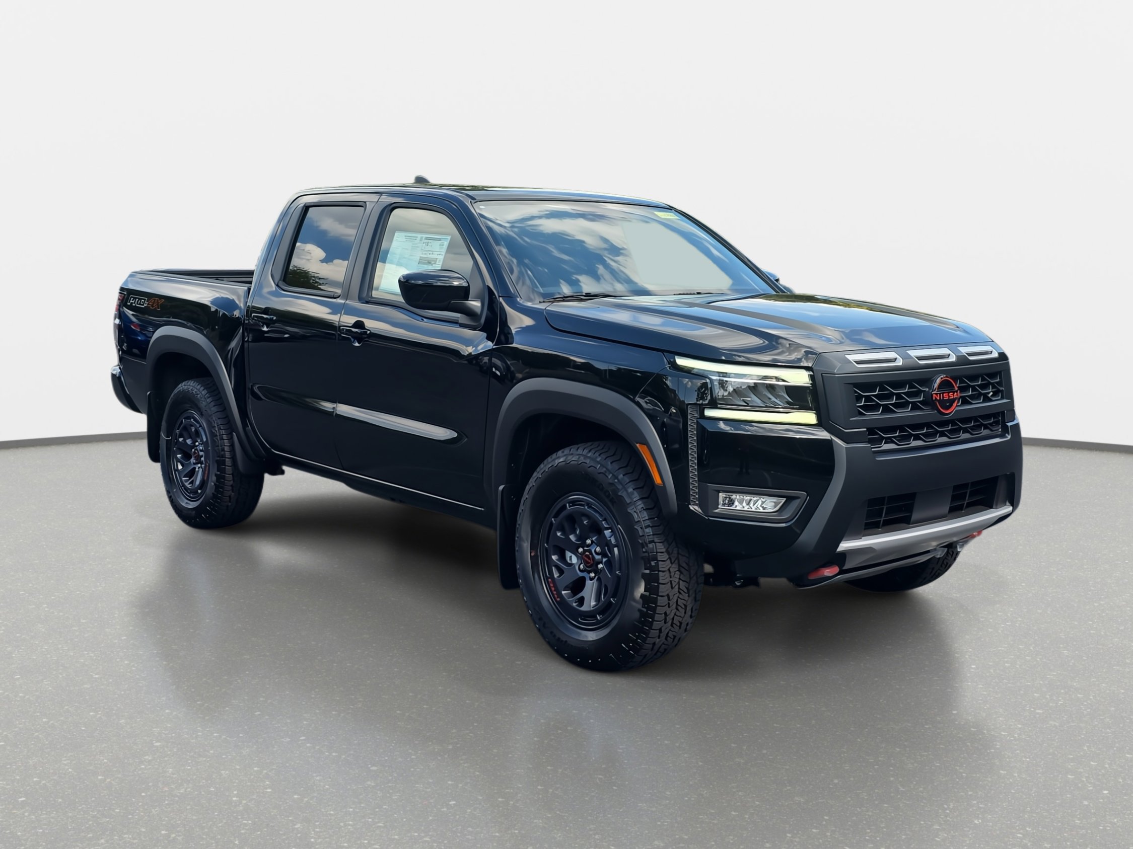 2025 Nissan Frontier photo 3
