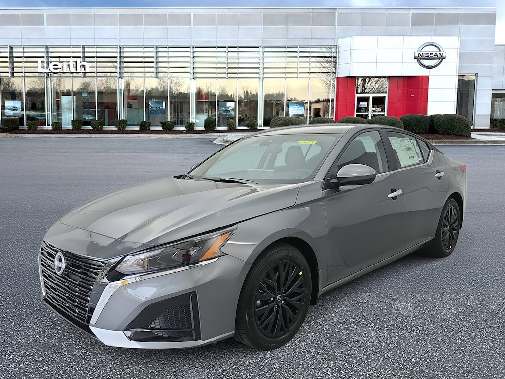 New 2025 Nissan Altima SV Sedan