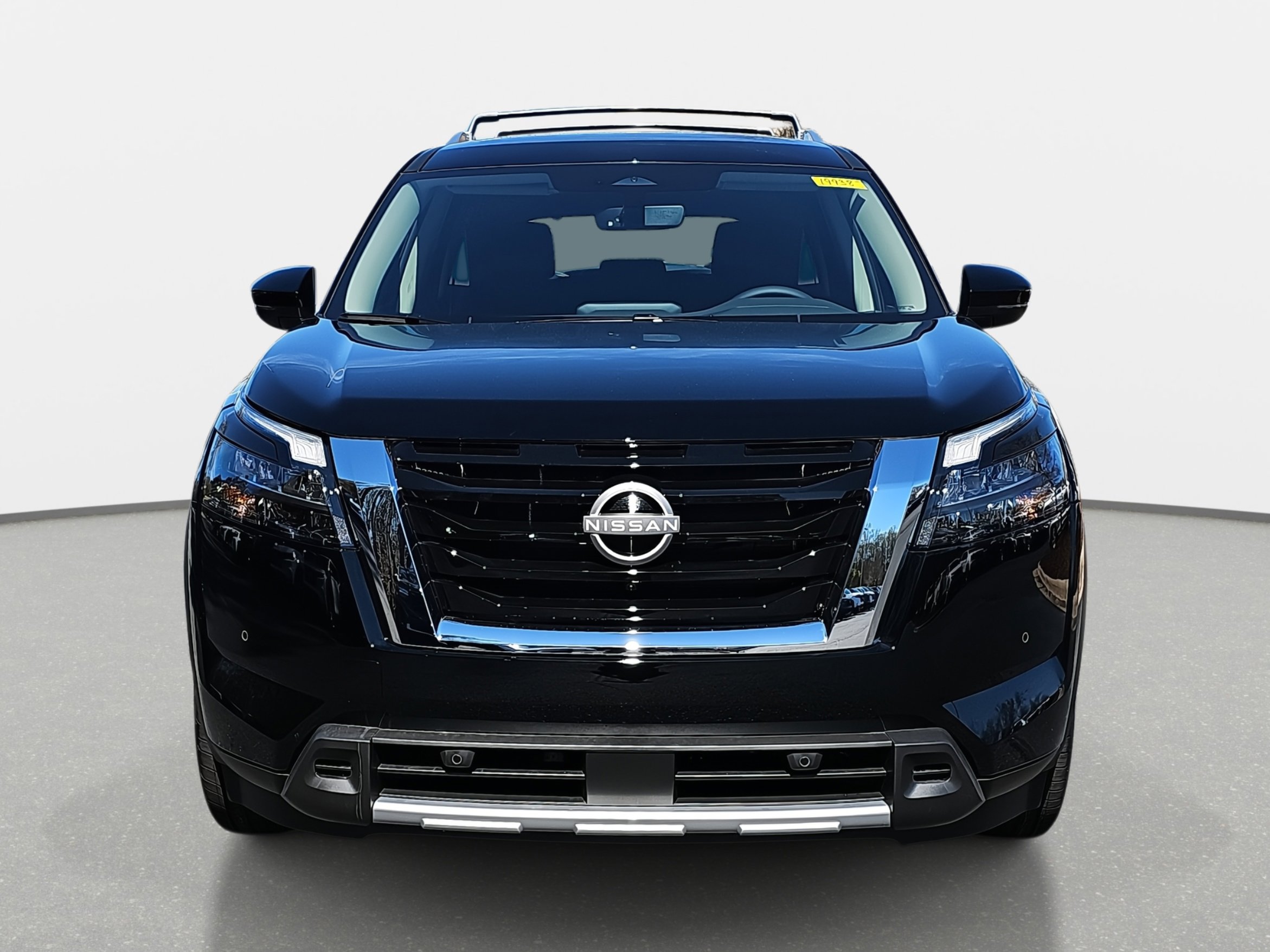2025 Nissan Pathfinder SL photo 2