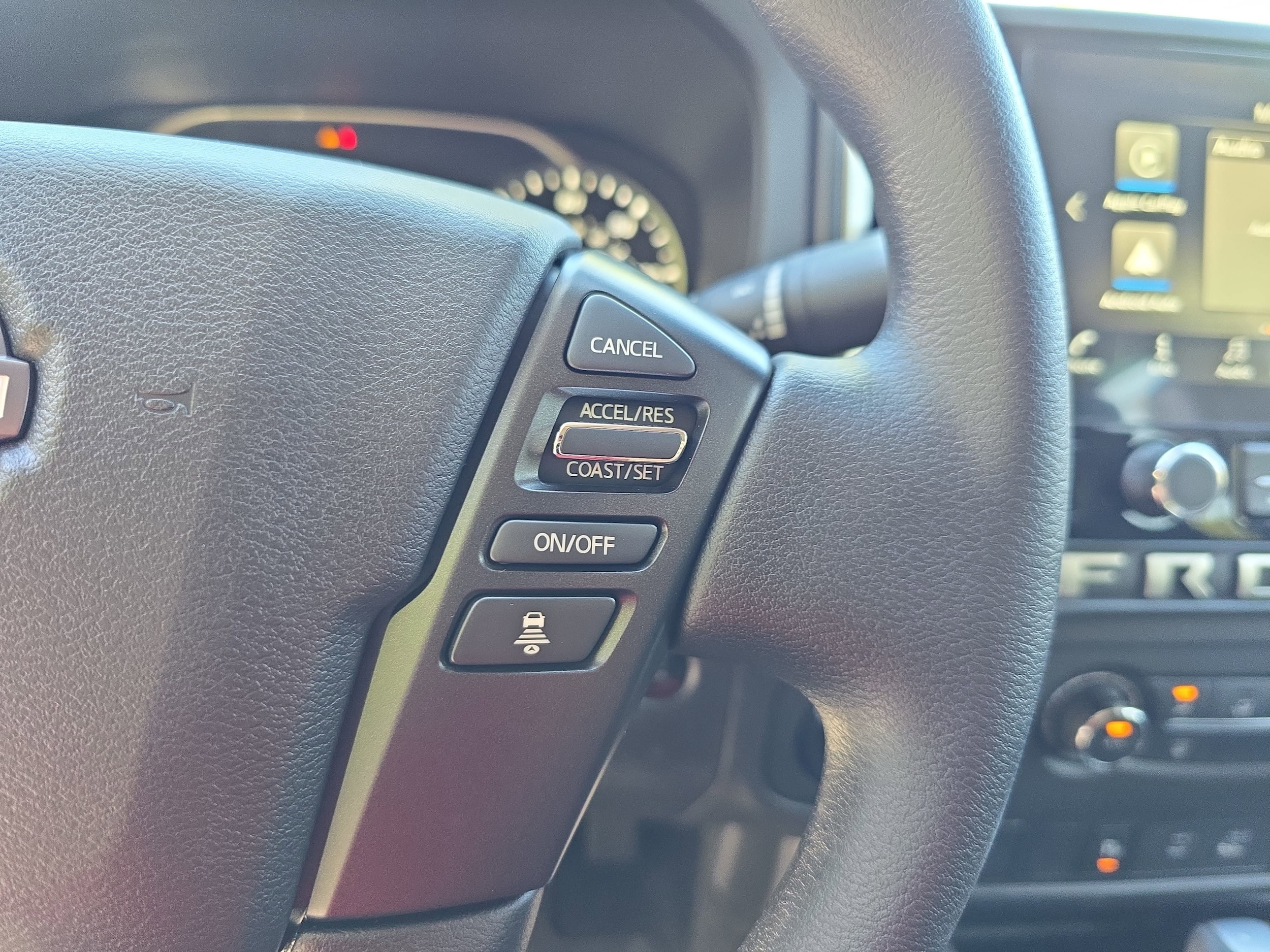 2026 Nissan Frontier SV - Photo 17