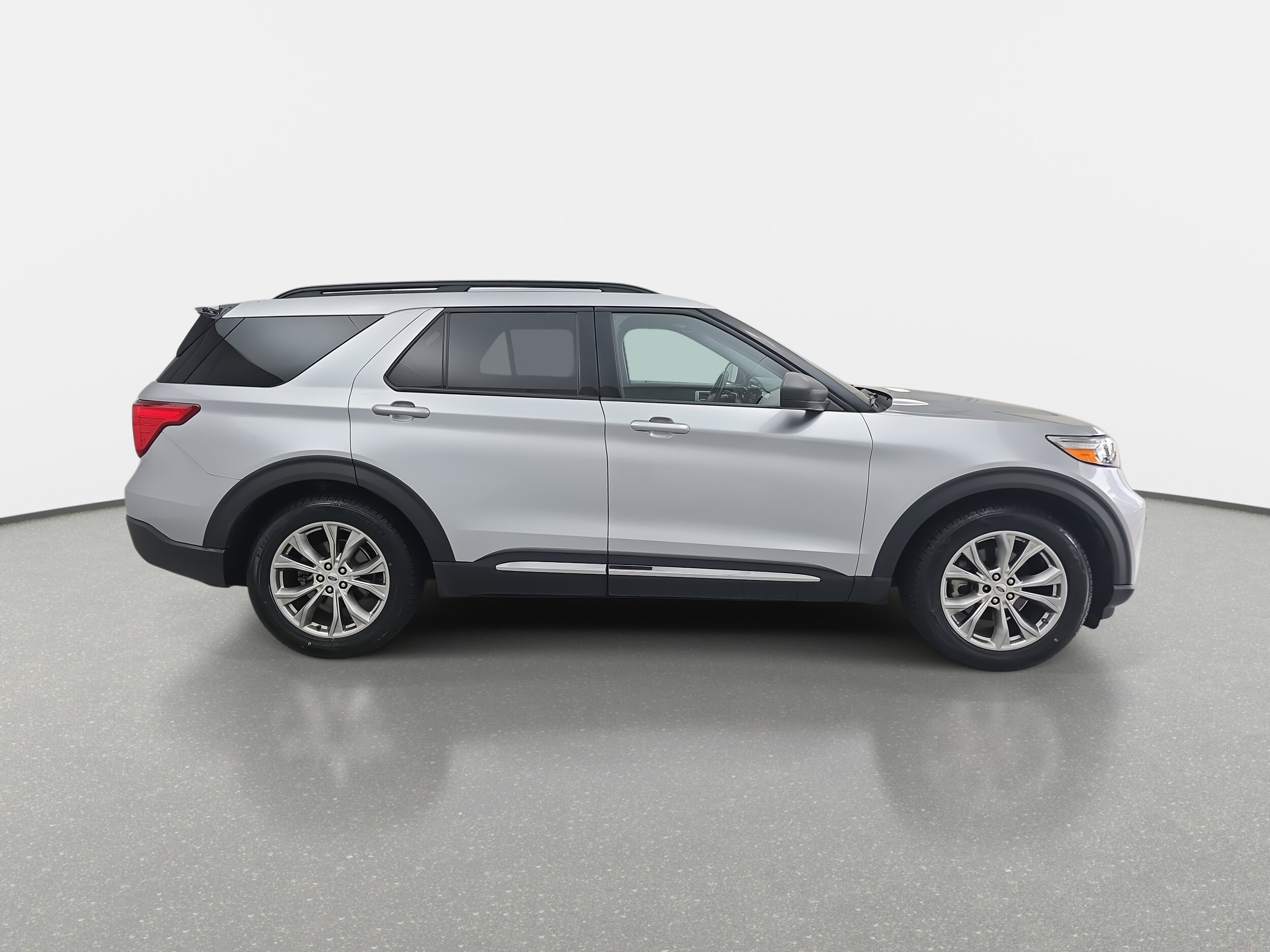 2020 Ford Explorer XLT photo 4