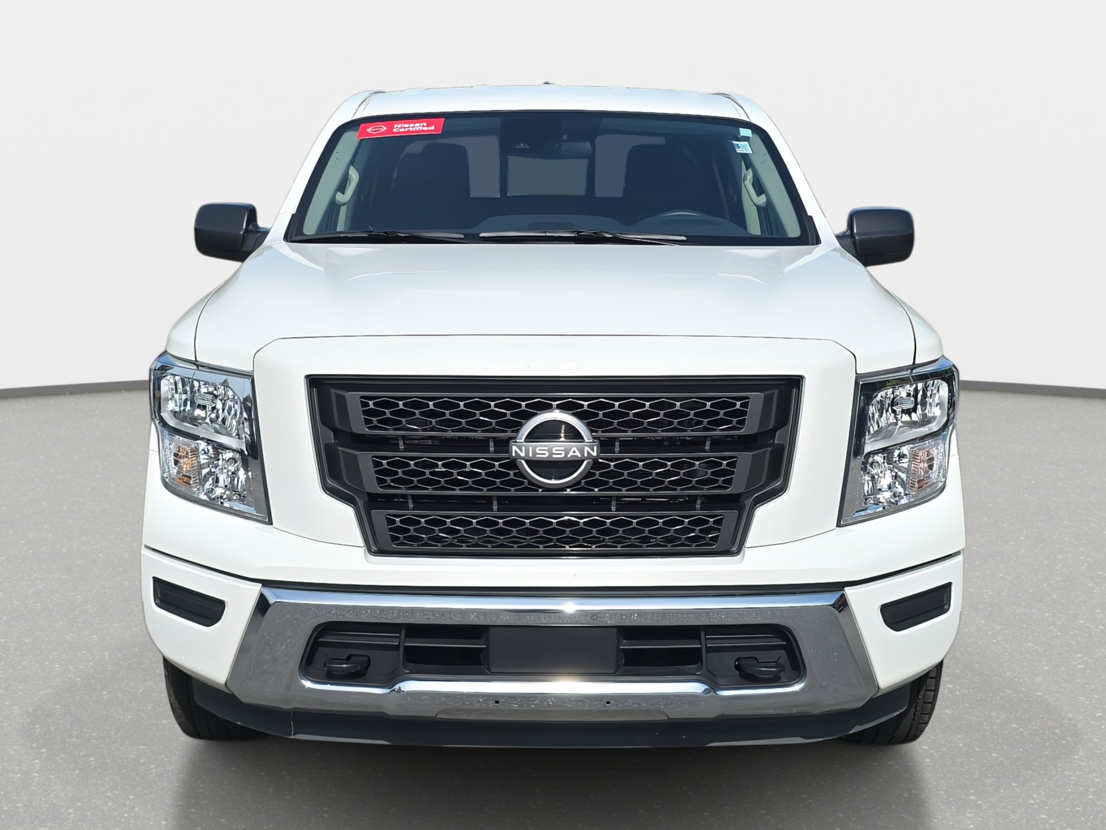 2024 Nissan Titan SV photo 2