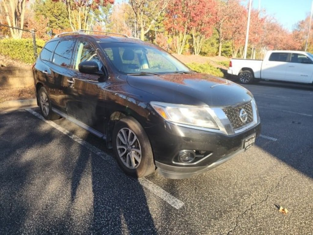 Used 2015 Nissan Pathfinder S SUV