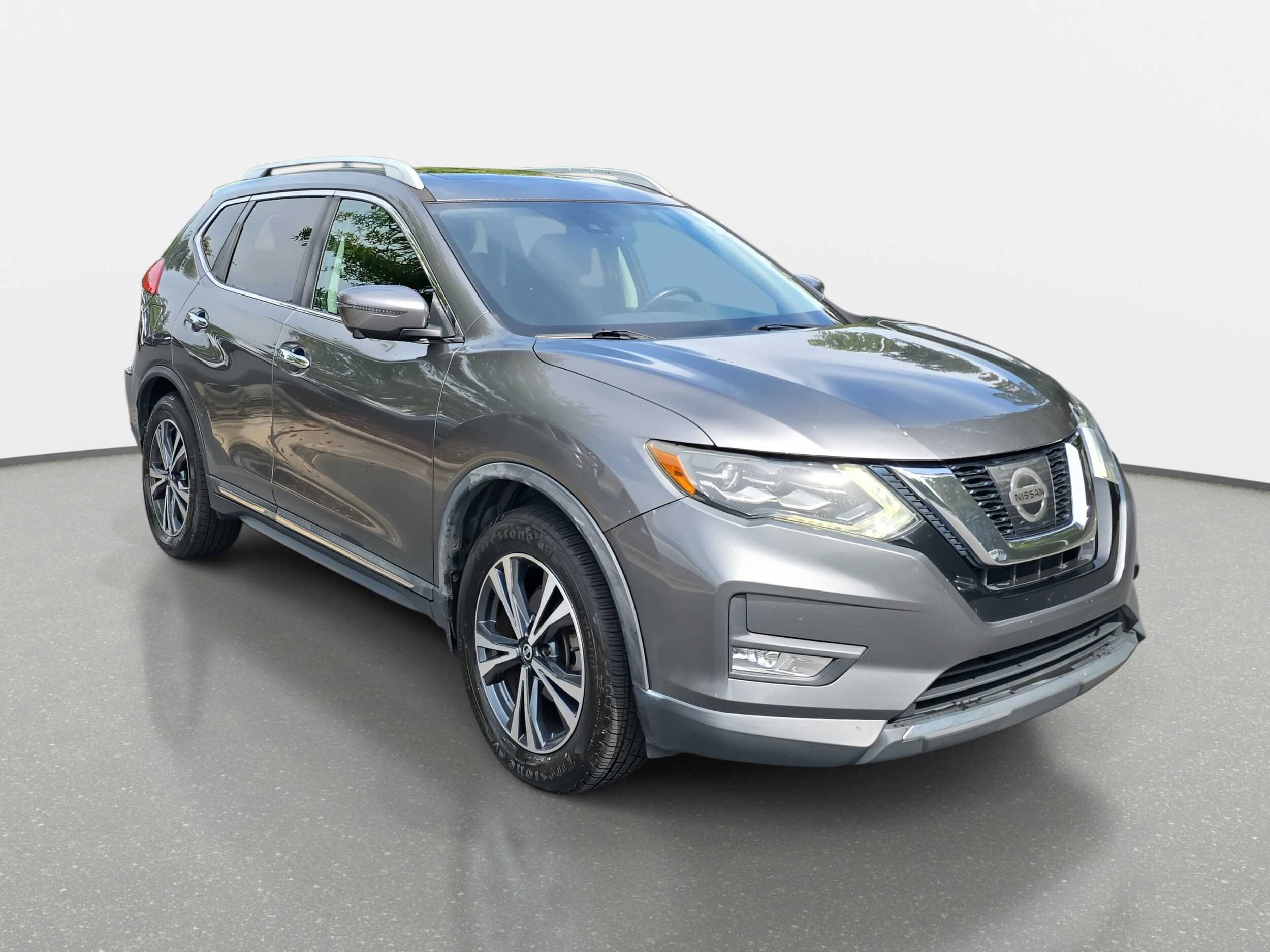 2017 Nissan Rogue SL photo 3