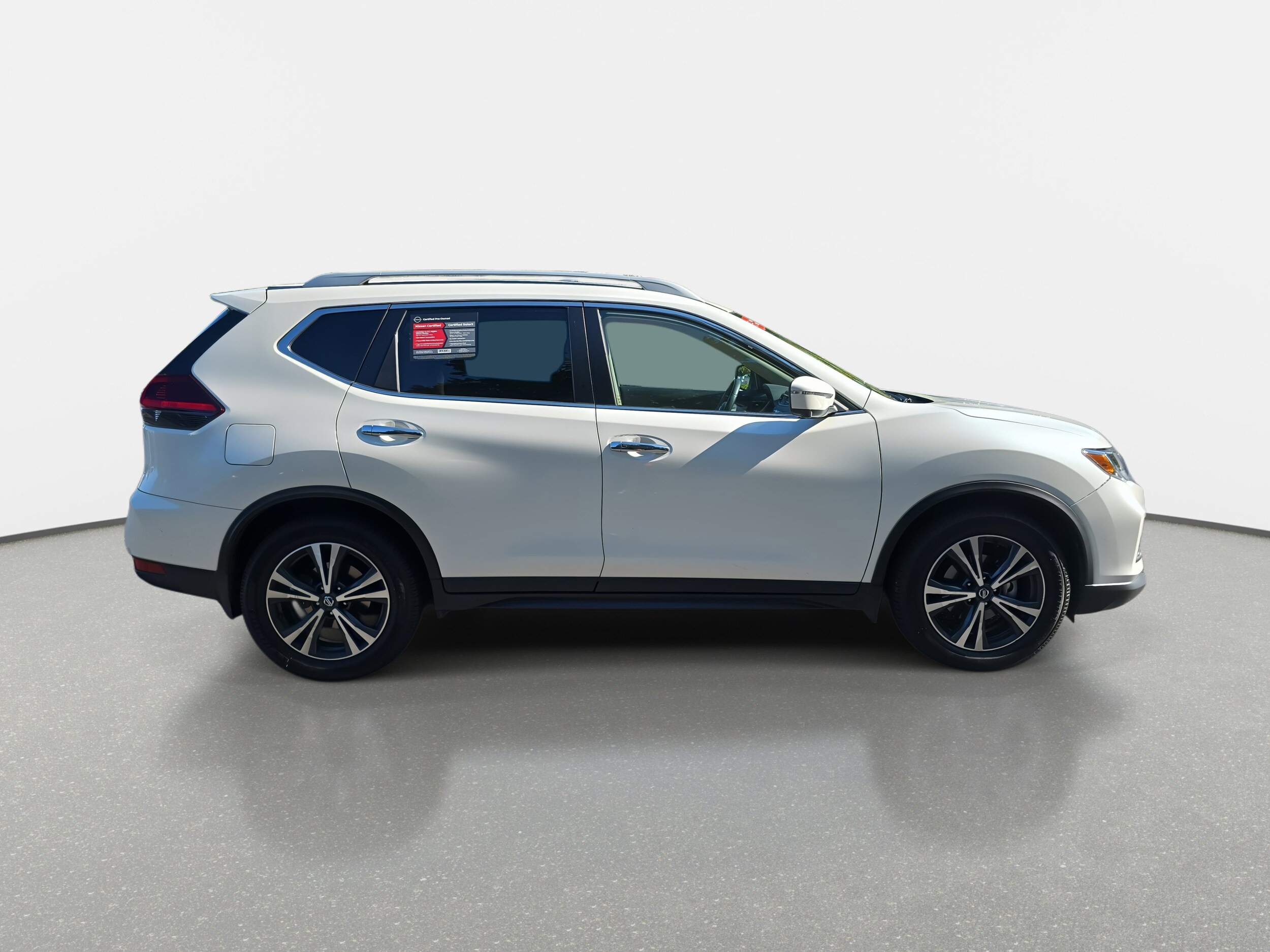 2020 Nissan Rogue SV photo 4
