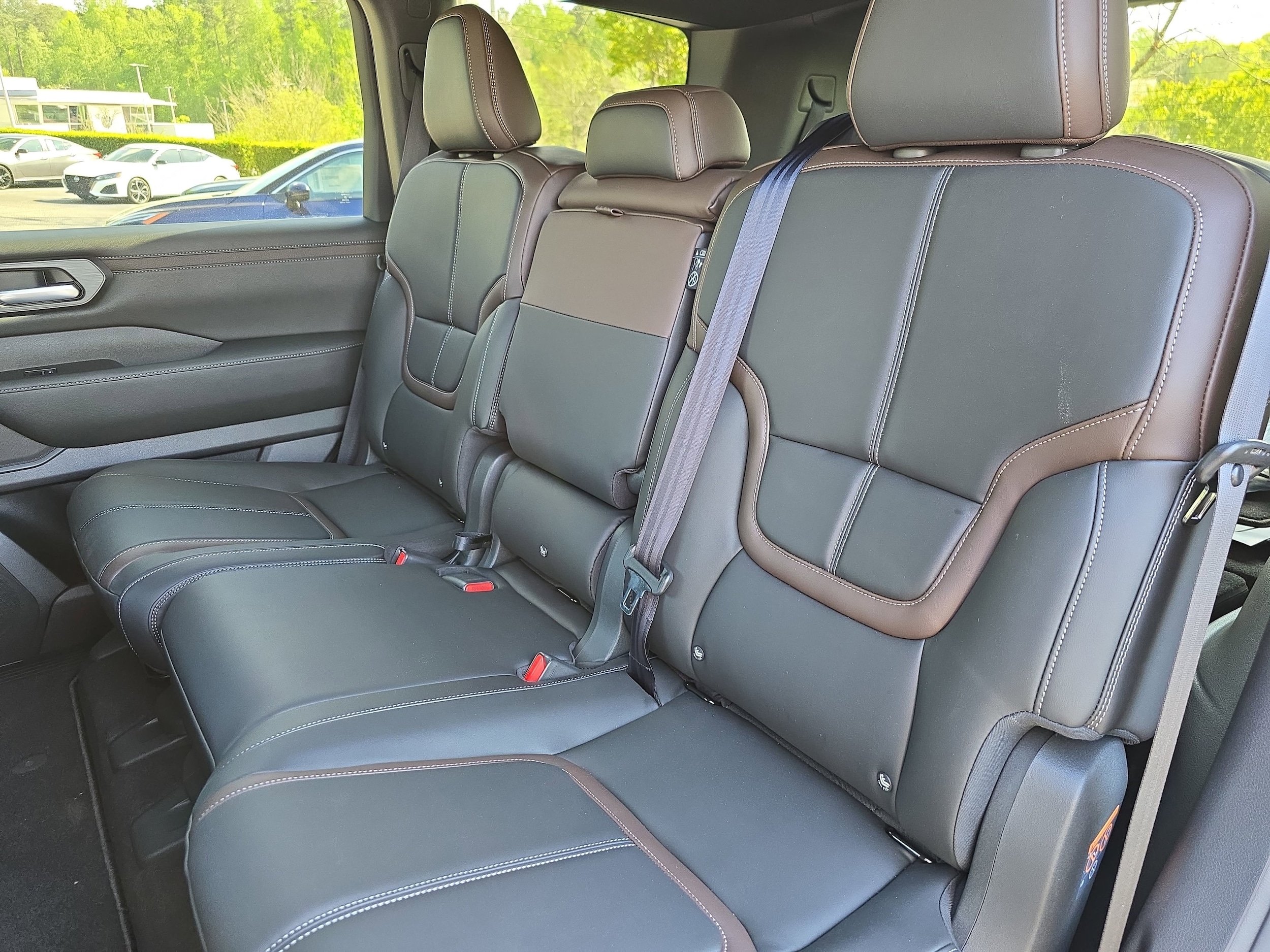 2025 Nissan Armada SL - Photo 15