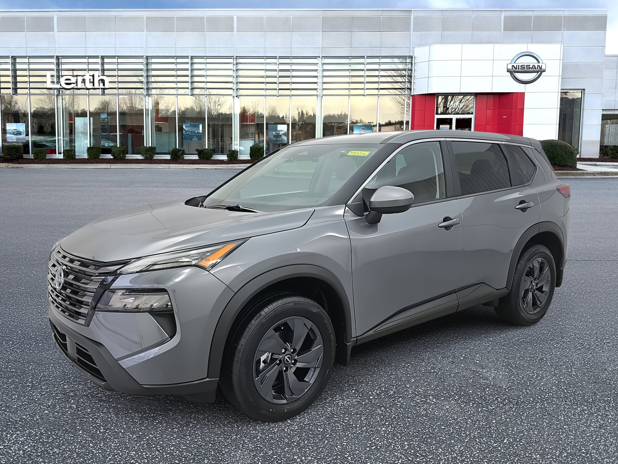 2026 Nissan Rogue SV's photo