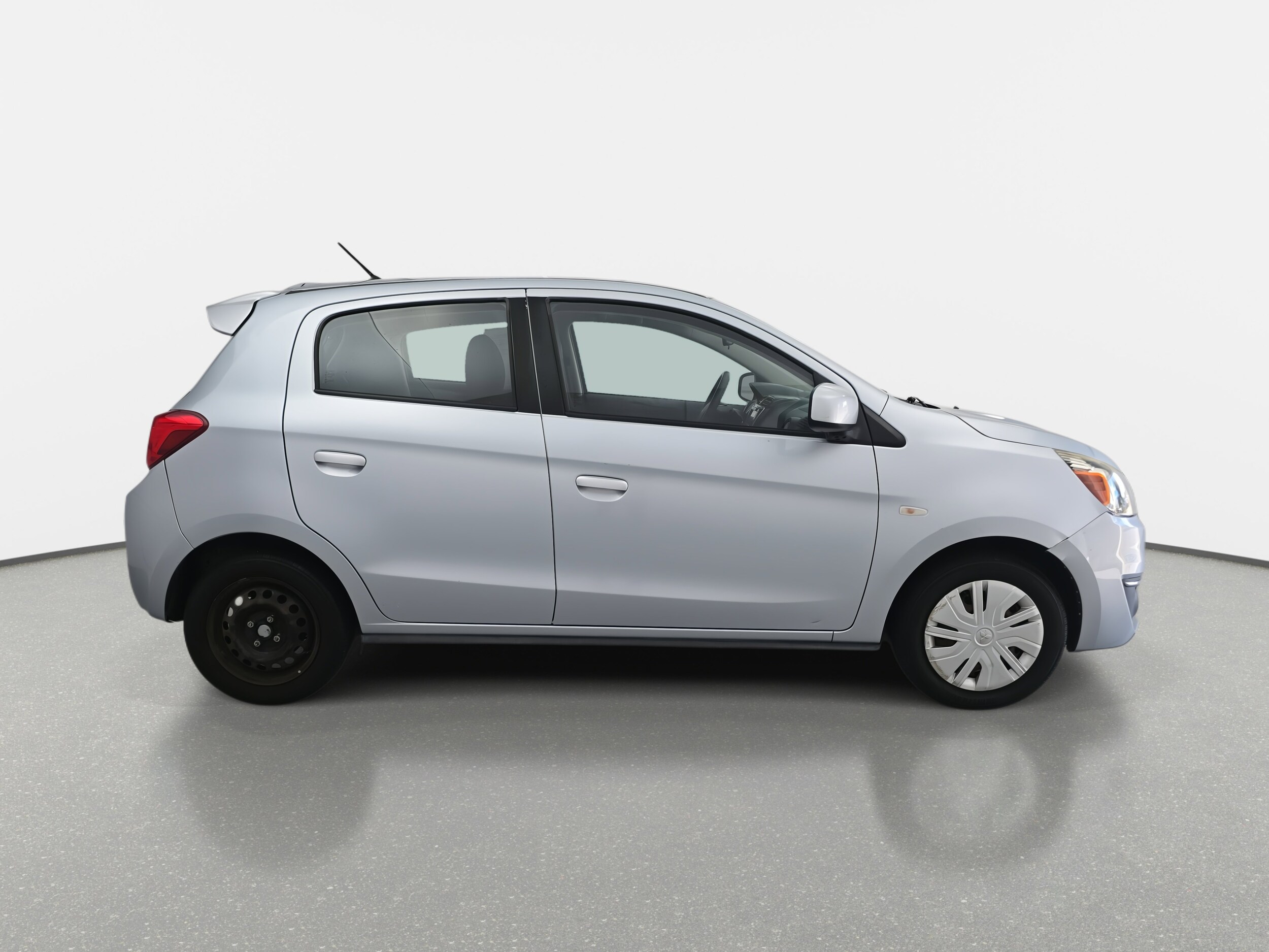 2018 Mitsubishi Mirage ES photo 4