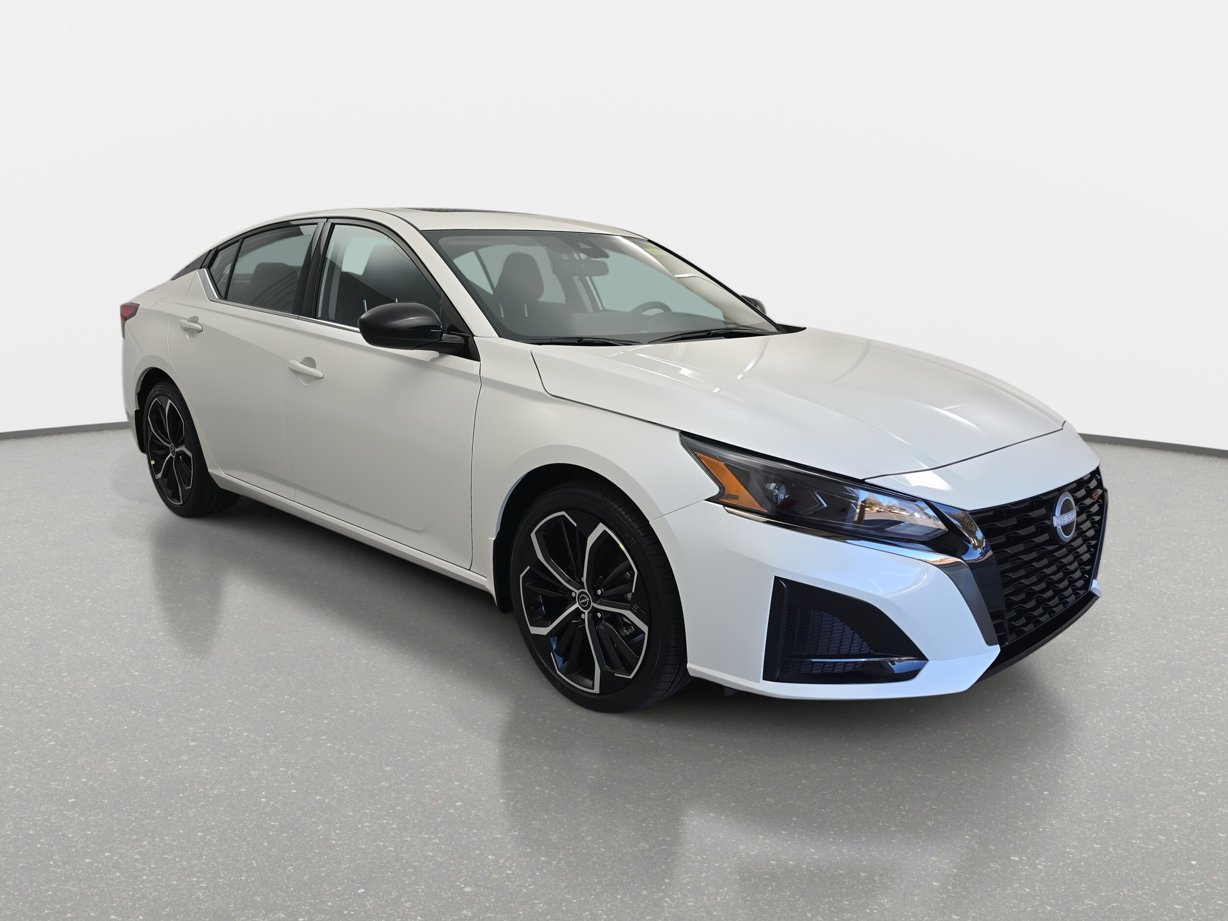 2025 Nissan Altima SR photo 3