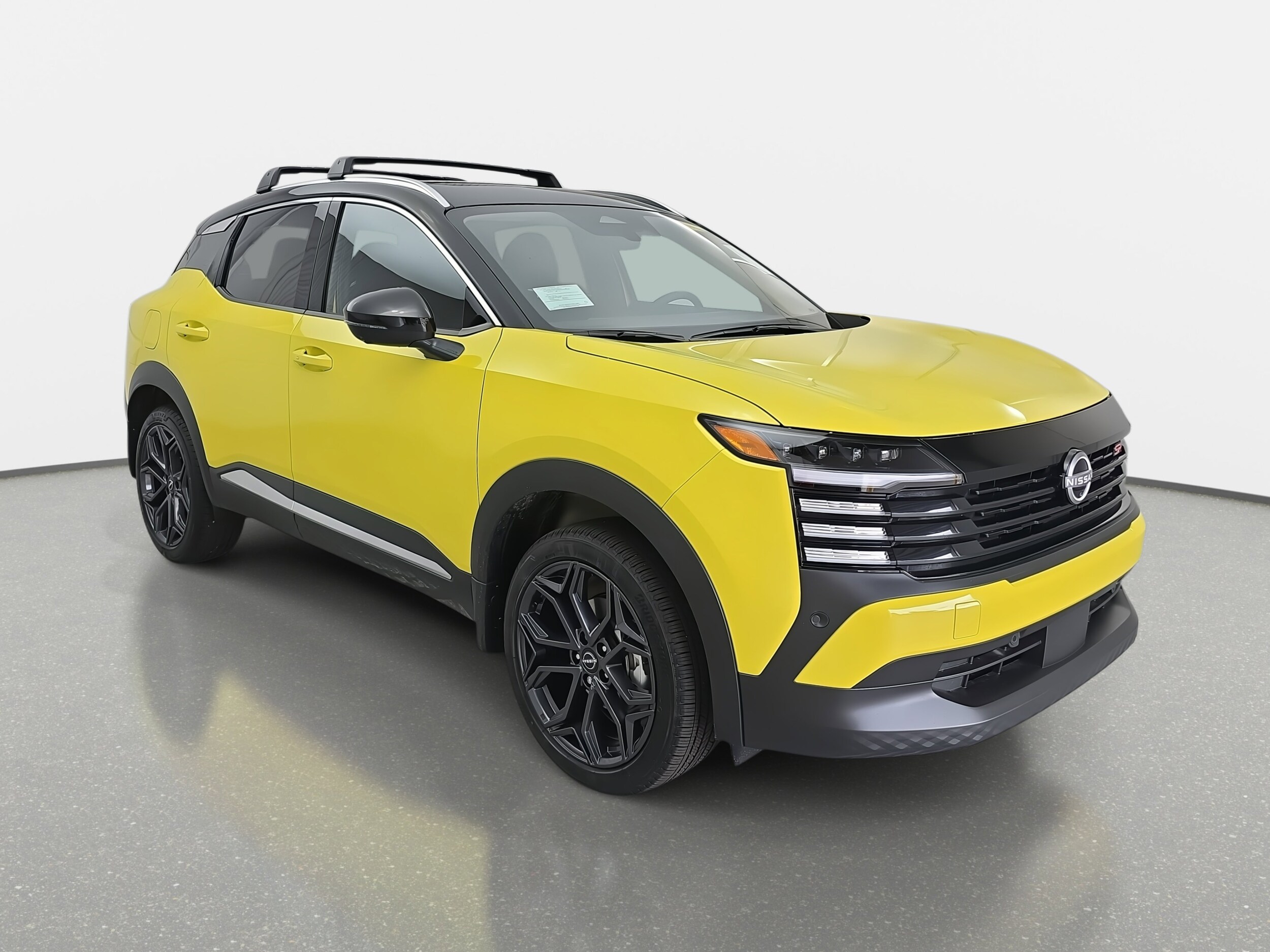 2026 Nissan Kicks SR photo 3