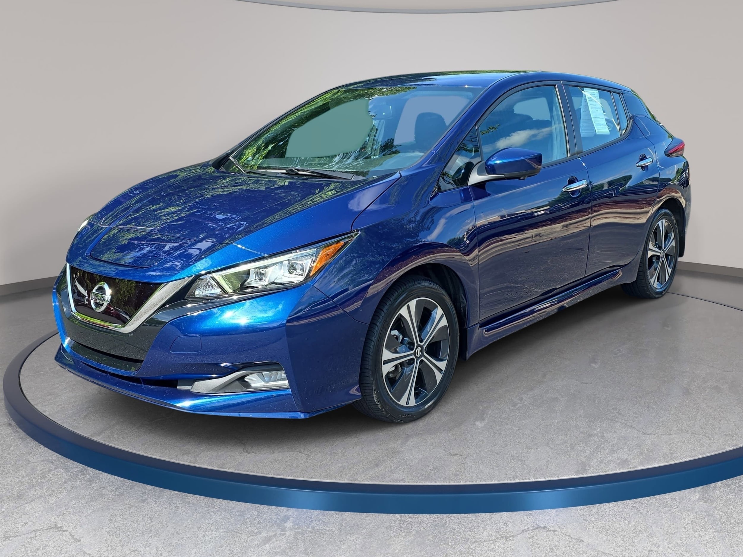 2022 Nissan Leaf SV Plus's photo