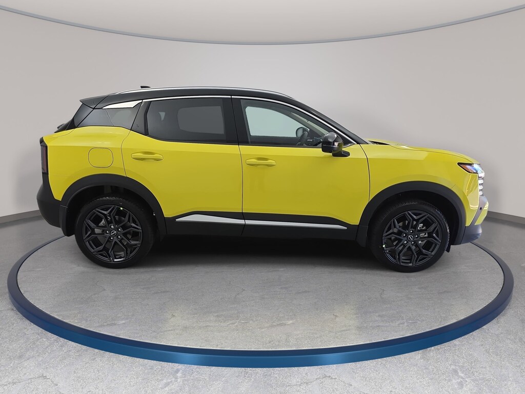 New 2026 Nissan Kicks SR SUV